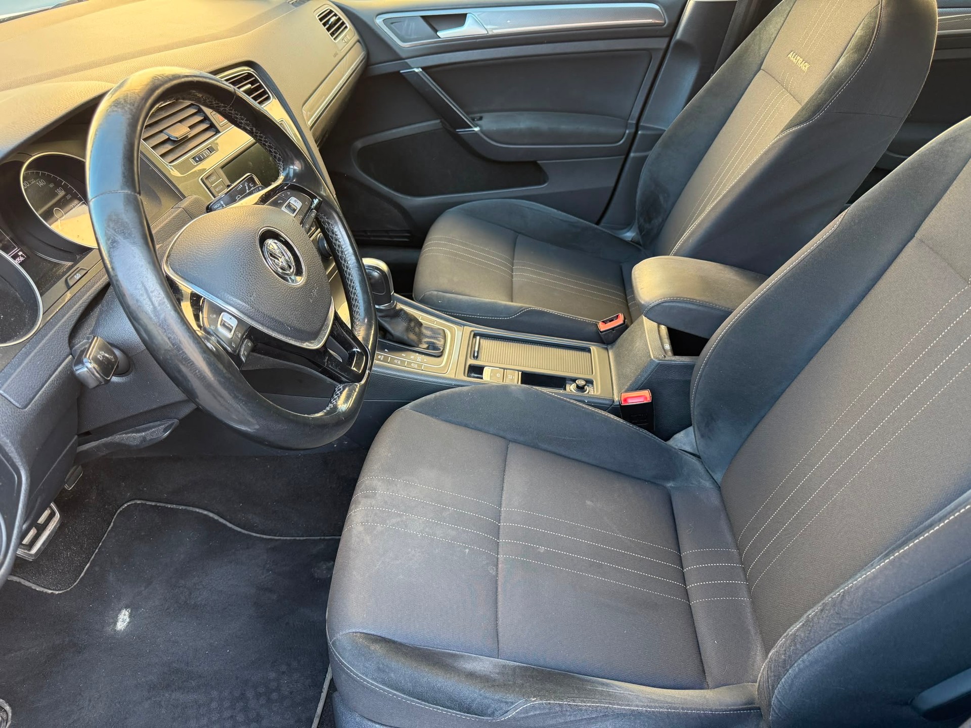 VW Golf 1.8 TSI Alltrack 4Motion-image-12