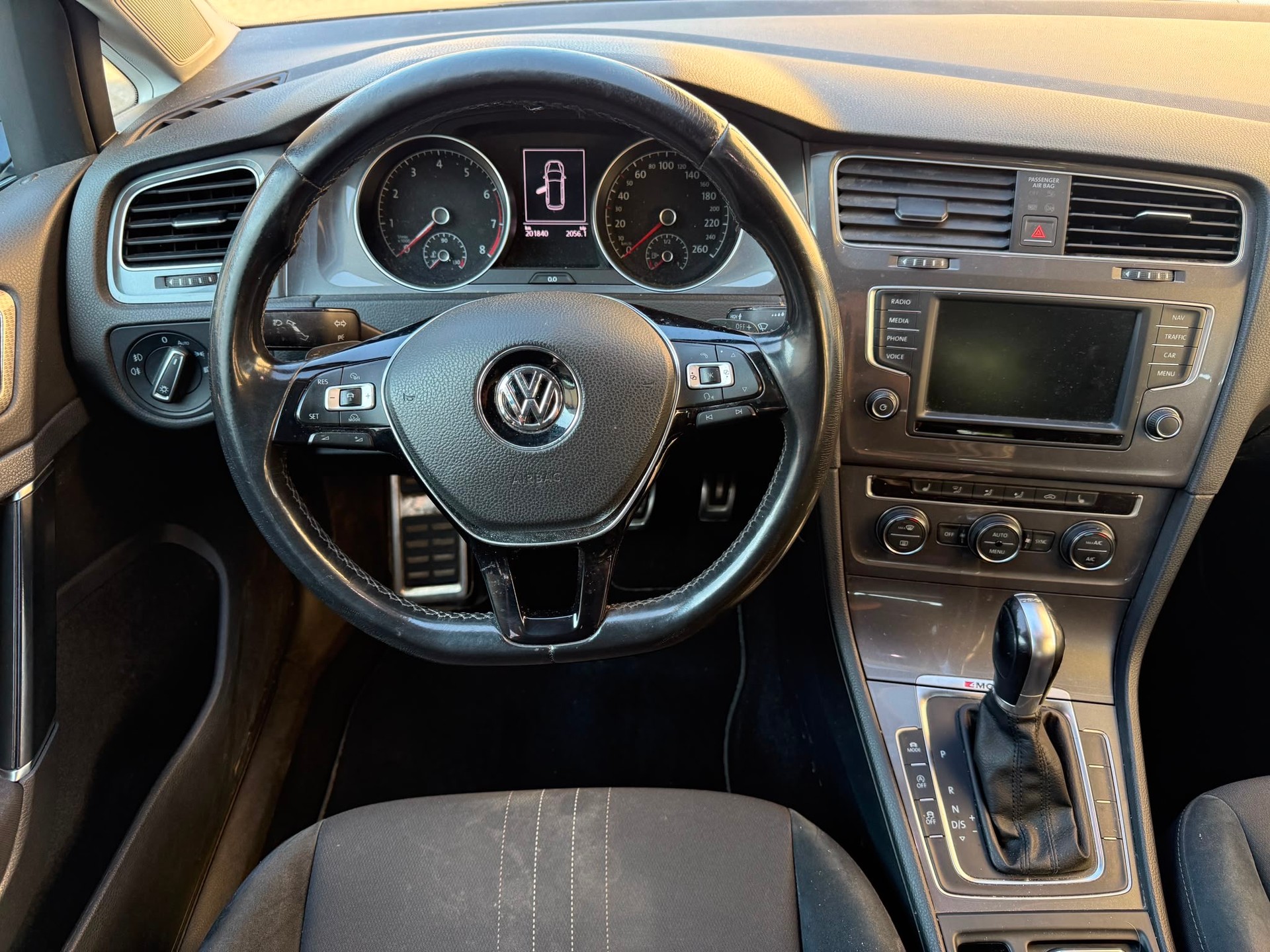 VW Golf 1.8 TSI Alltrack 4Motion-image-9