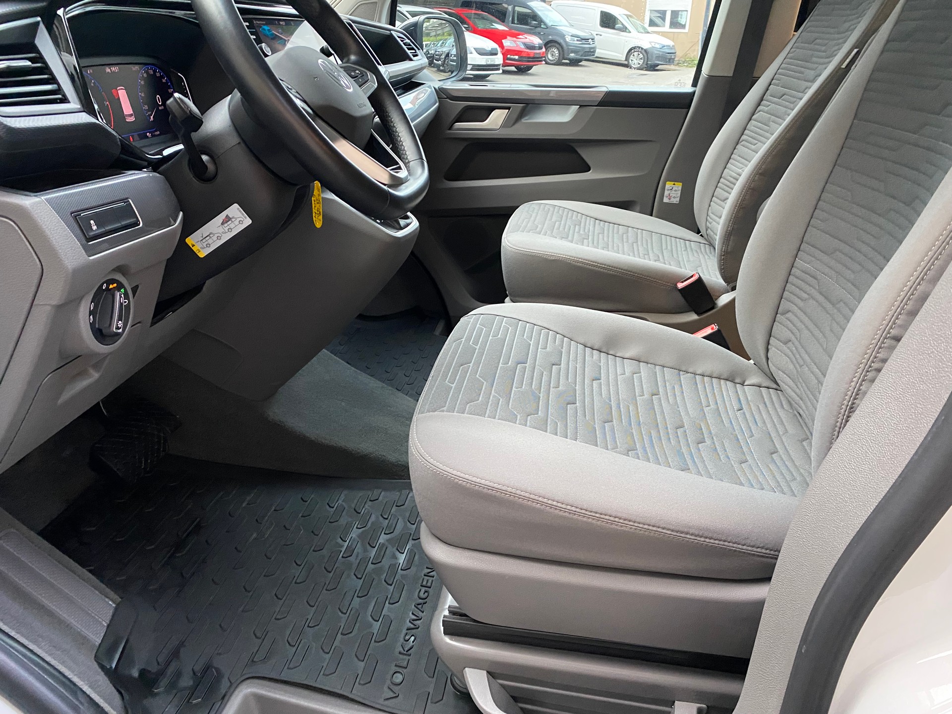 VW T6.1 California 2.0 TDI Ocean Liberty 4Motion DSG-image-2