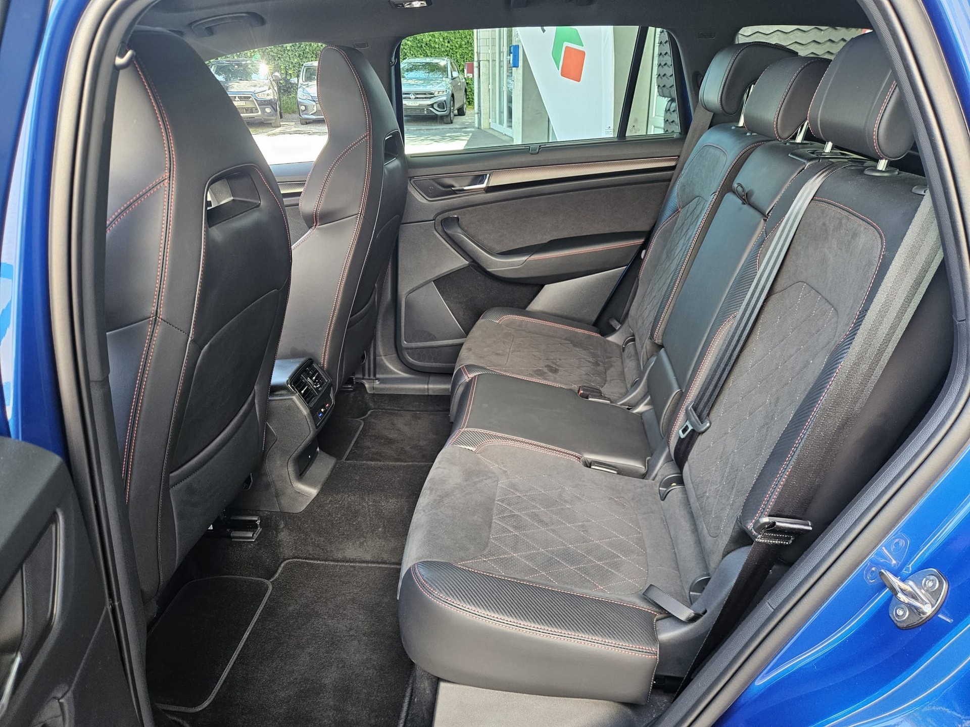 SKODA Kodiaq 2.0 TSI 4x4 RS-image-13