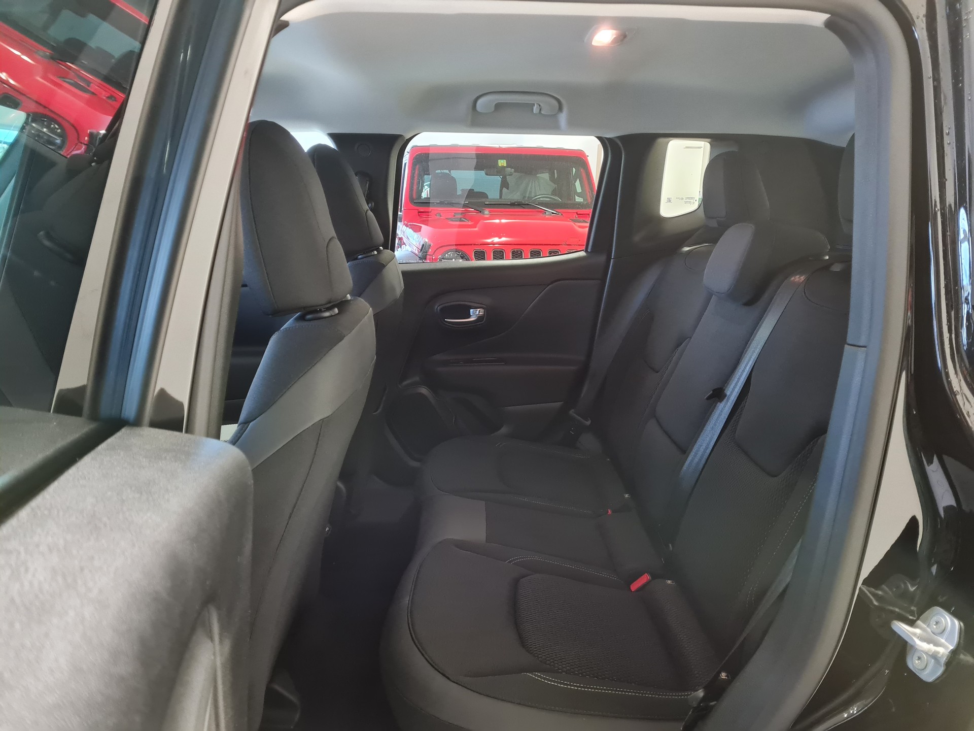 JEEP RENEGADE 1.3 Limited 4xe-image-6