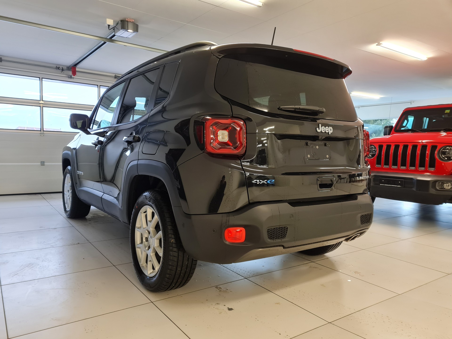 JEEP RENEGADE 1.3 Limited 4xe-image-4