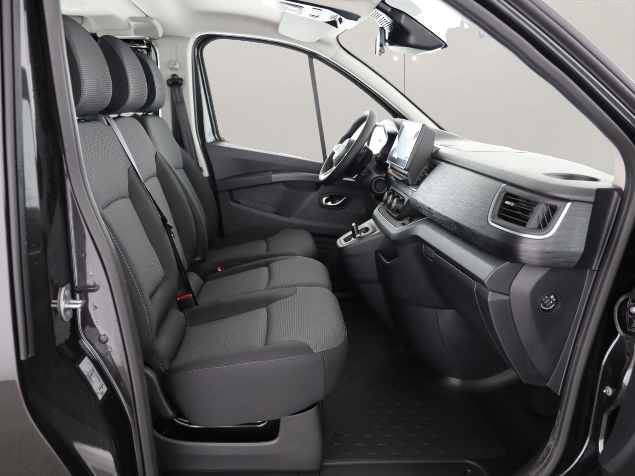NISSAN Primastar Kombi 2.8 t L1 H1 2.0 dCi 170 N-Connecta 9P-image-6