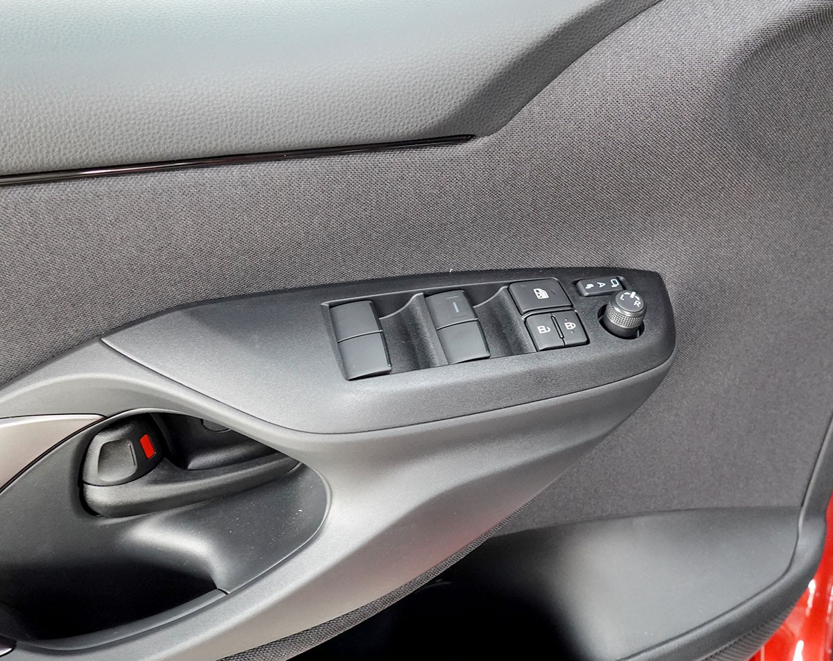 TOYOTA Yaris 1.5 GR Sport e-CVT Panoramaglasdach, JBL, Head-Up Display-image-14