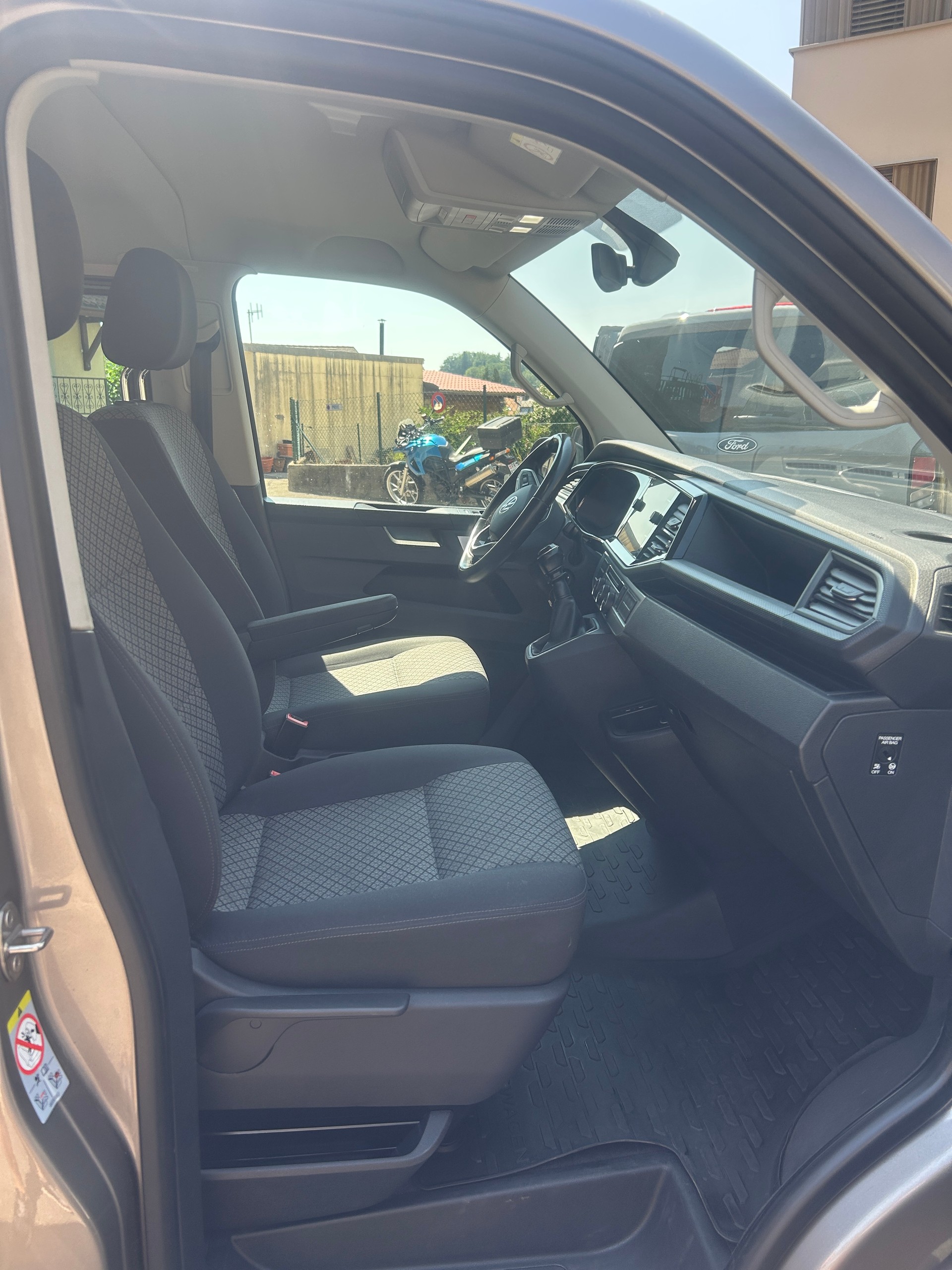 VW 2.0 TDI 150 Trendline Liberty-image-4