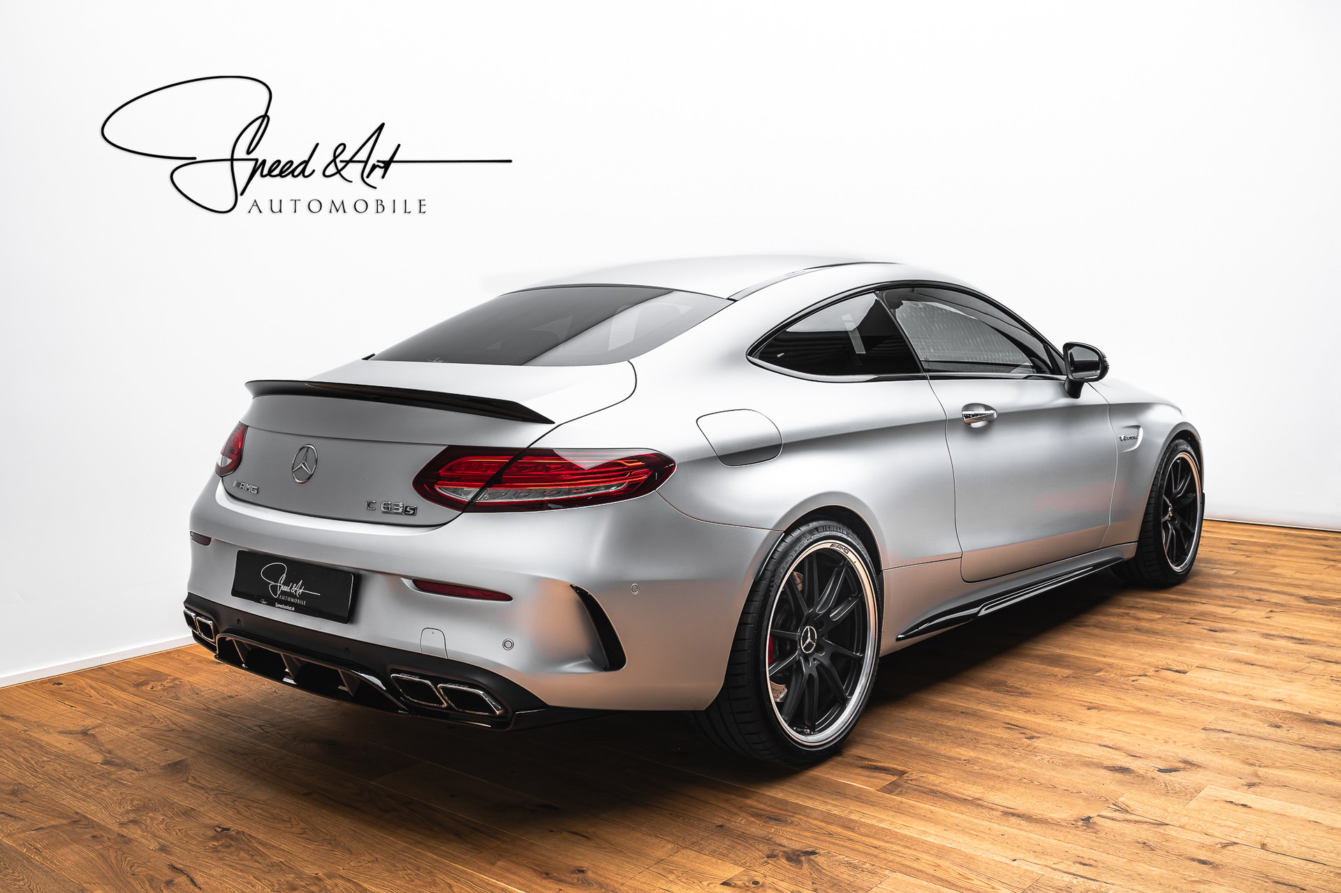 MERCEDES-BENZ C 63 S AMG Edition 1 Speedshift | OHNE OPF | CARBON | MAGNO SILBER-showroom-element-3