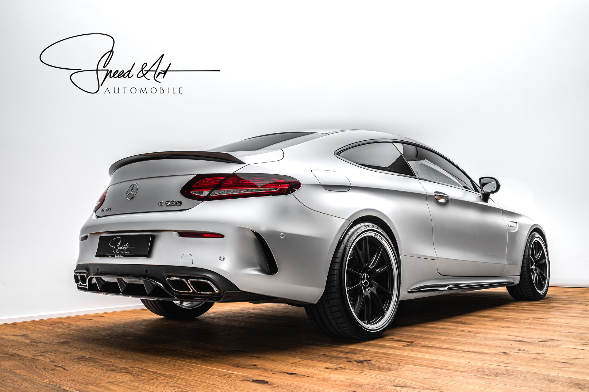 MERCEDES-BENZ C 63 S AMG Edition 1 Speedshift | OHNE OPF | CARBON | MAGNO SILBER-image-4