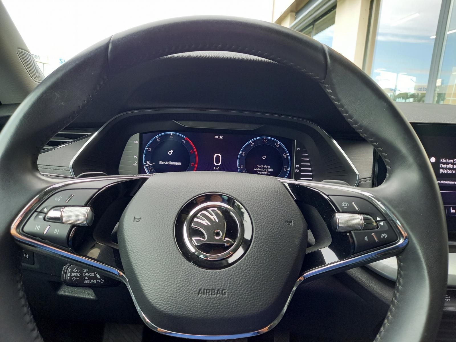SKODA Octavia Combi 2.0 TDI DSG Ambition 4x4-image-4