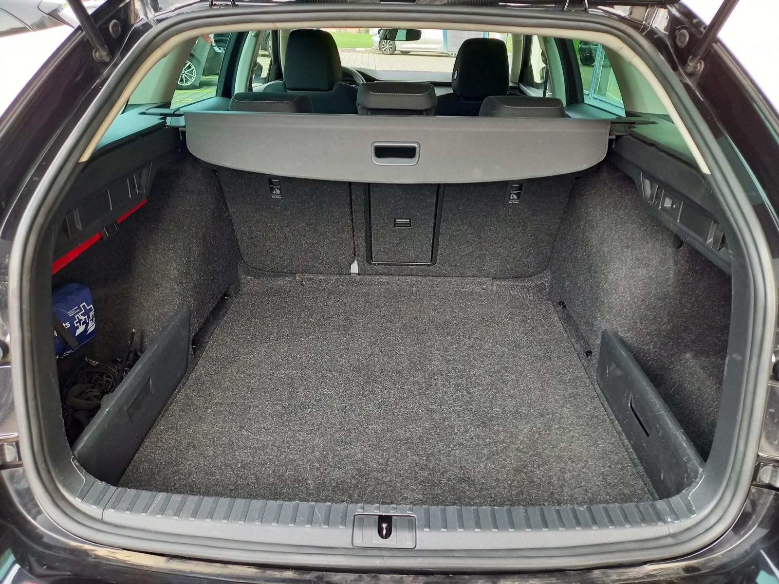 SKODA Octavia Combi 2.0 TDI DSG Ambition 4x4-image-13
