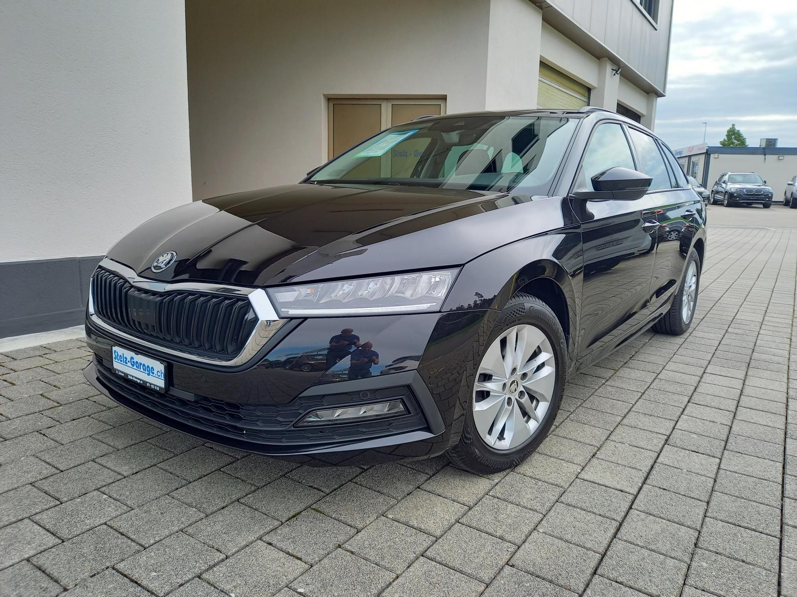 SKODA Octavia Combi 2.0 TDI DSG Ambition 4x4-image-0