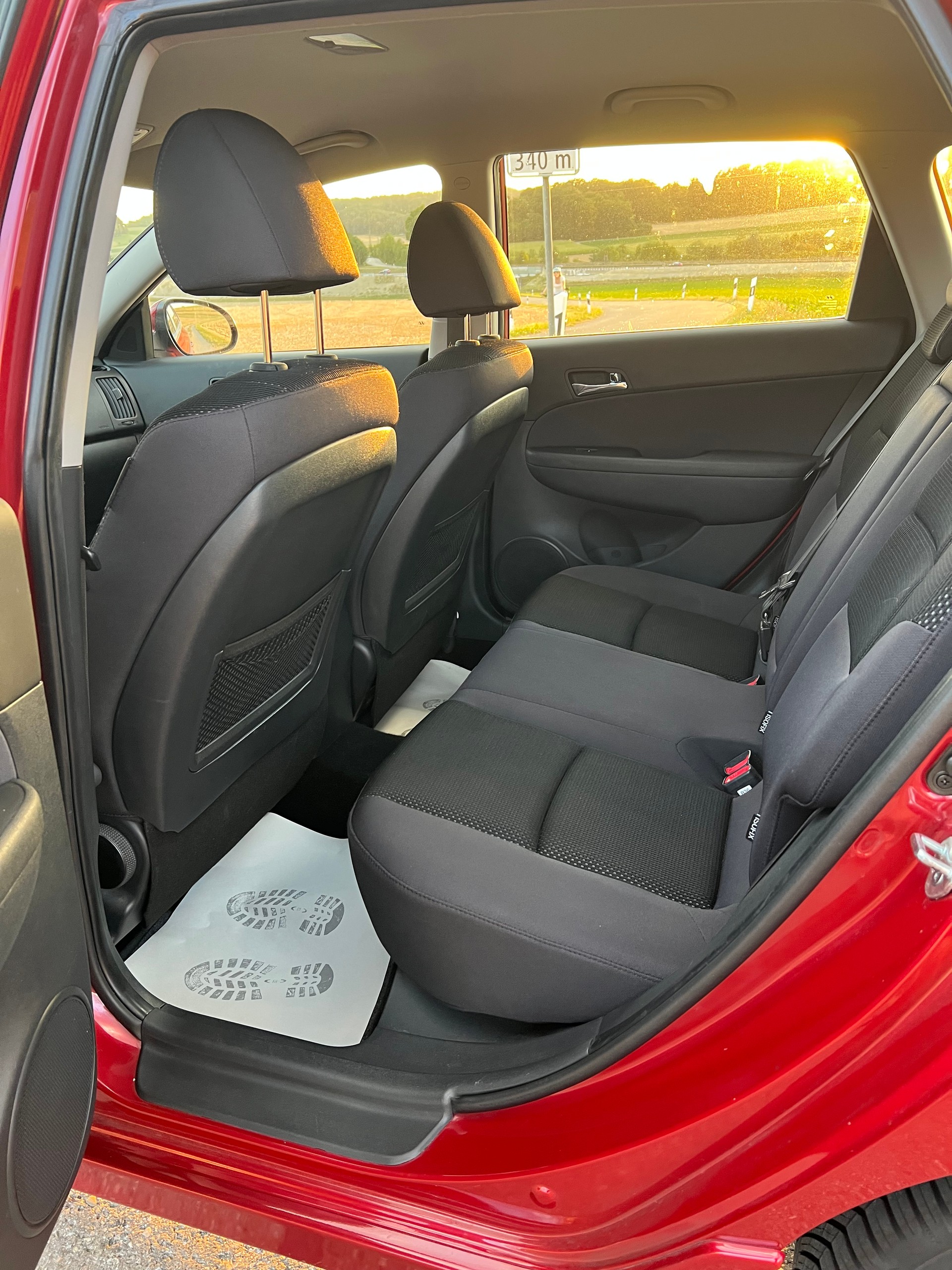 HYUNDAI i30 Wagon 1.6 Swiss Plus Edition-image-14