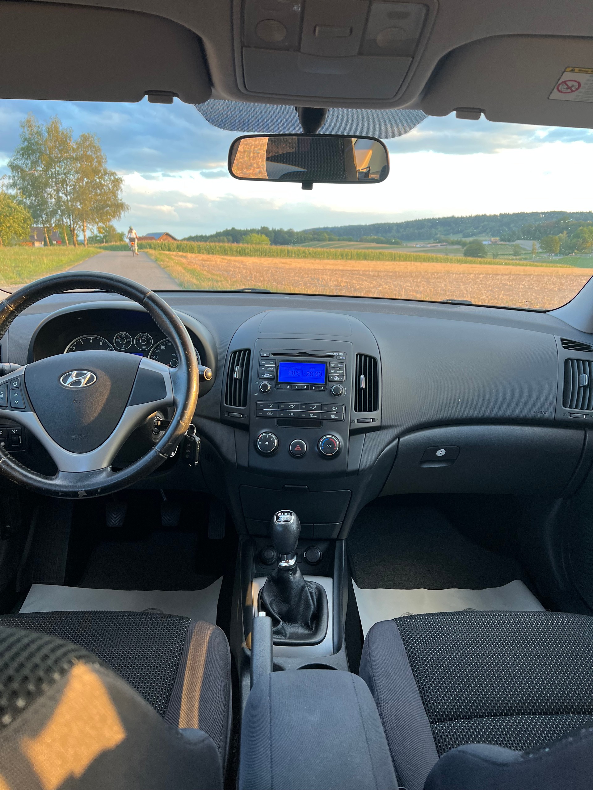 HYUNDAI i30 Wagon 1.6 Swiss Plus Edition-image-10
