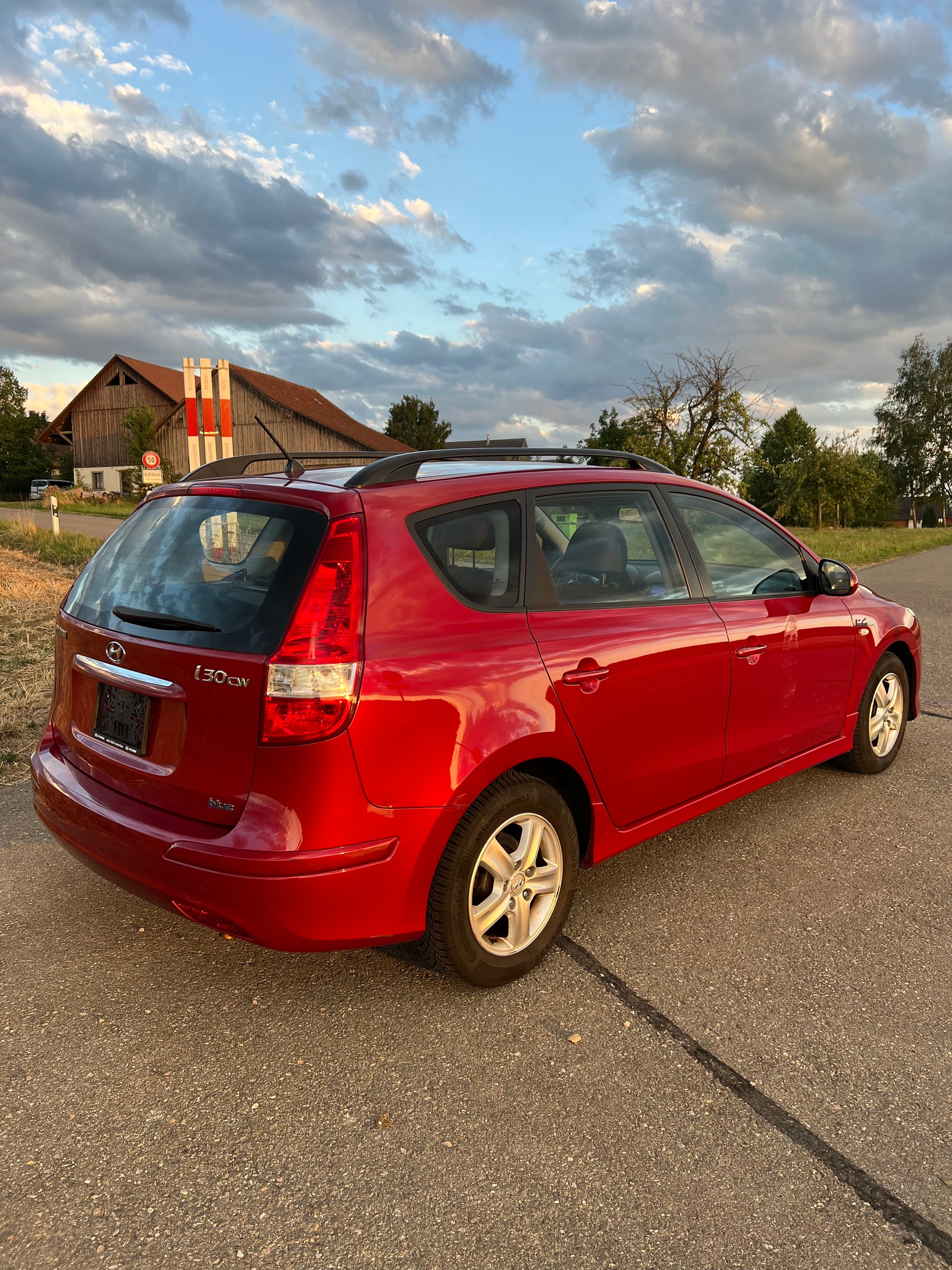 HYUNDAI i30 Wagon 1.6 Swiss Plus Edition-image-3