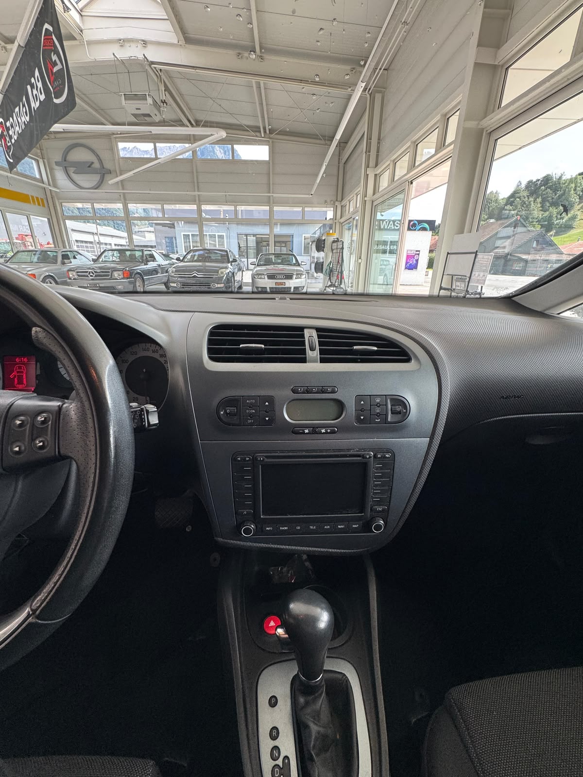 SEAT Leon 2.0 TSI FR-image-5