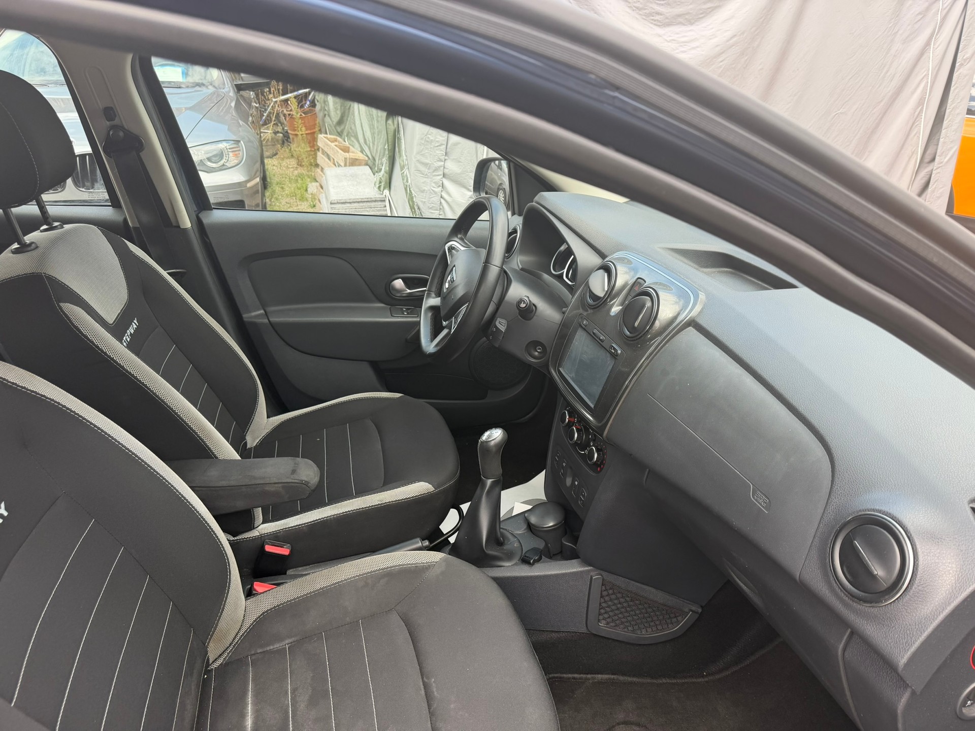 DACIA Sandero Tce 90 Ambiance-image-10