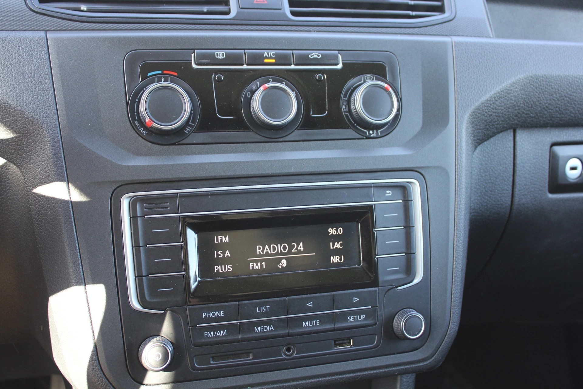 VW Caddy 1.4TGI BlueMotion Technology DSG-image-9