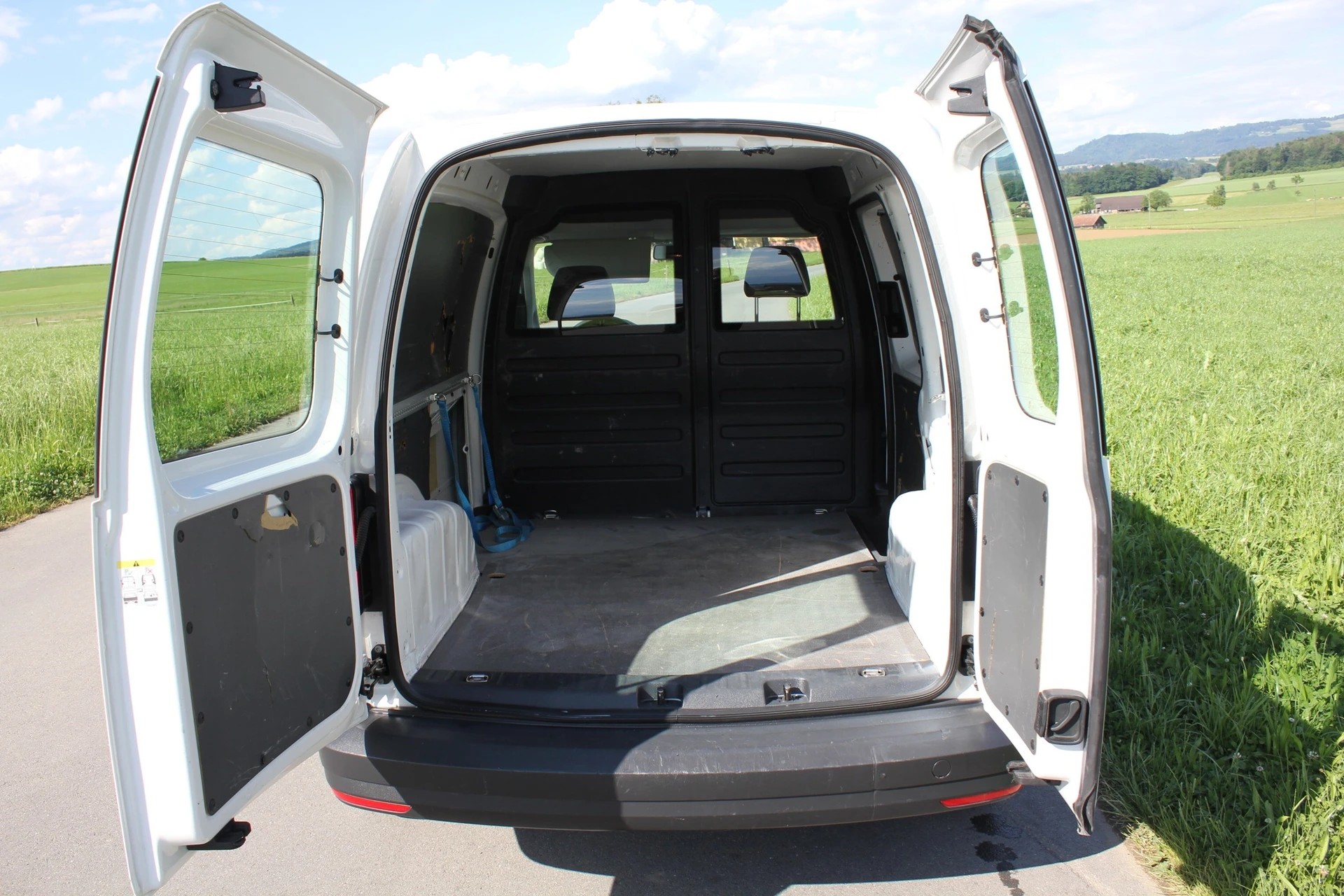 VW Caddy 1.4TGI BlueMotion Technology DSG-image-5