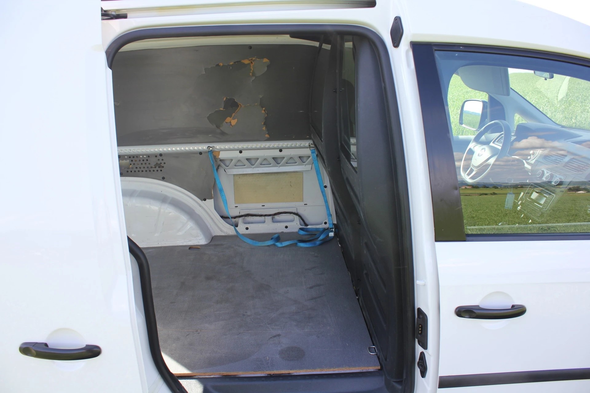 VW Caddy 1.4TGI BlueMotion Technology DSG-image-6