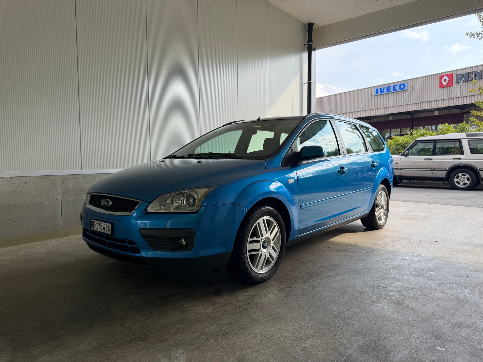 FORD Focus 1.6i Carving Automatic-image-0