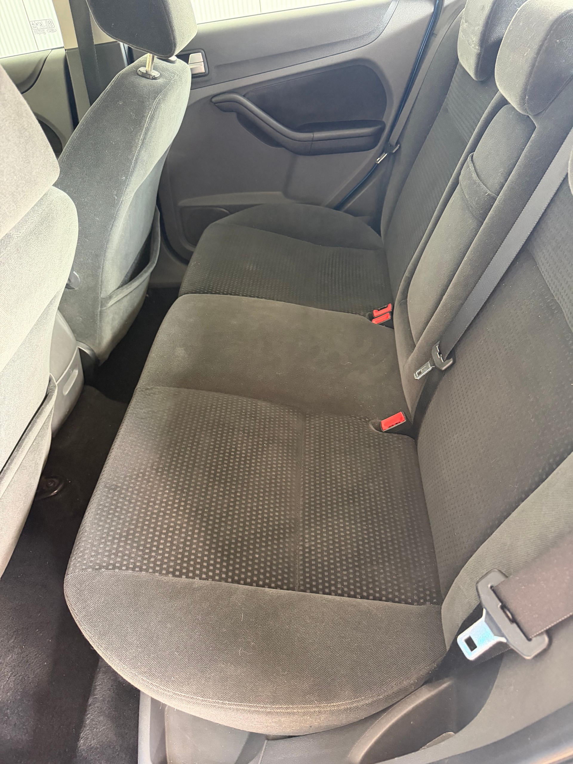 FORD Focus 1.6i Carving Automatic-image-5