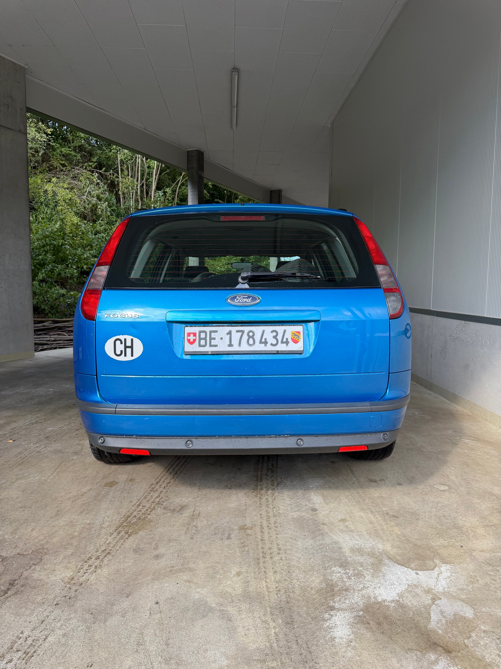 FORD Focus 1.6i Carving Automatic-image-3