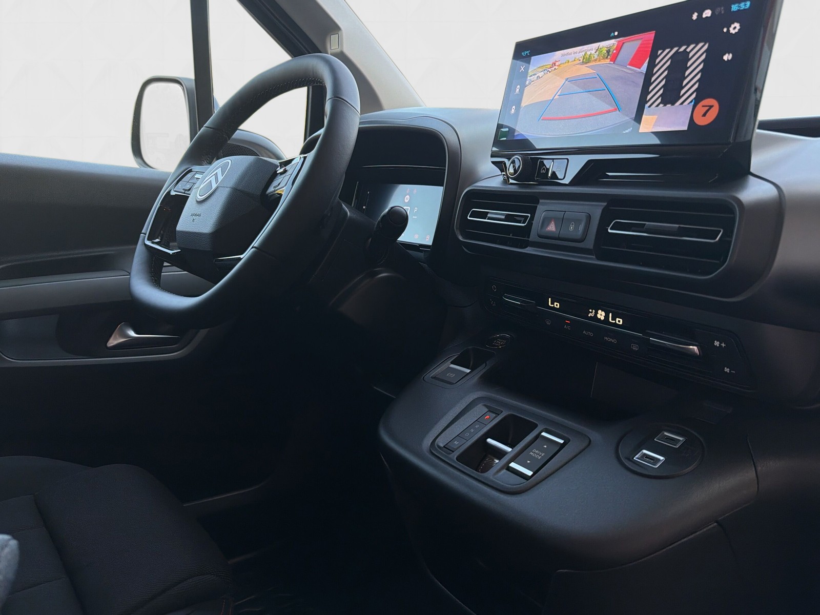 CITROEN Berlingo 1.5 BlueHDi 130 M Berlingo 30 EAT8-image-9