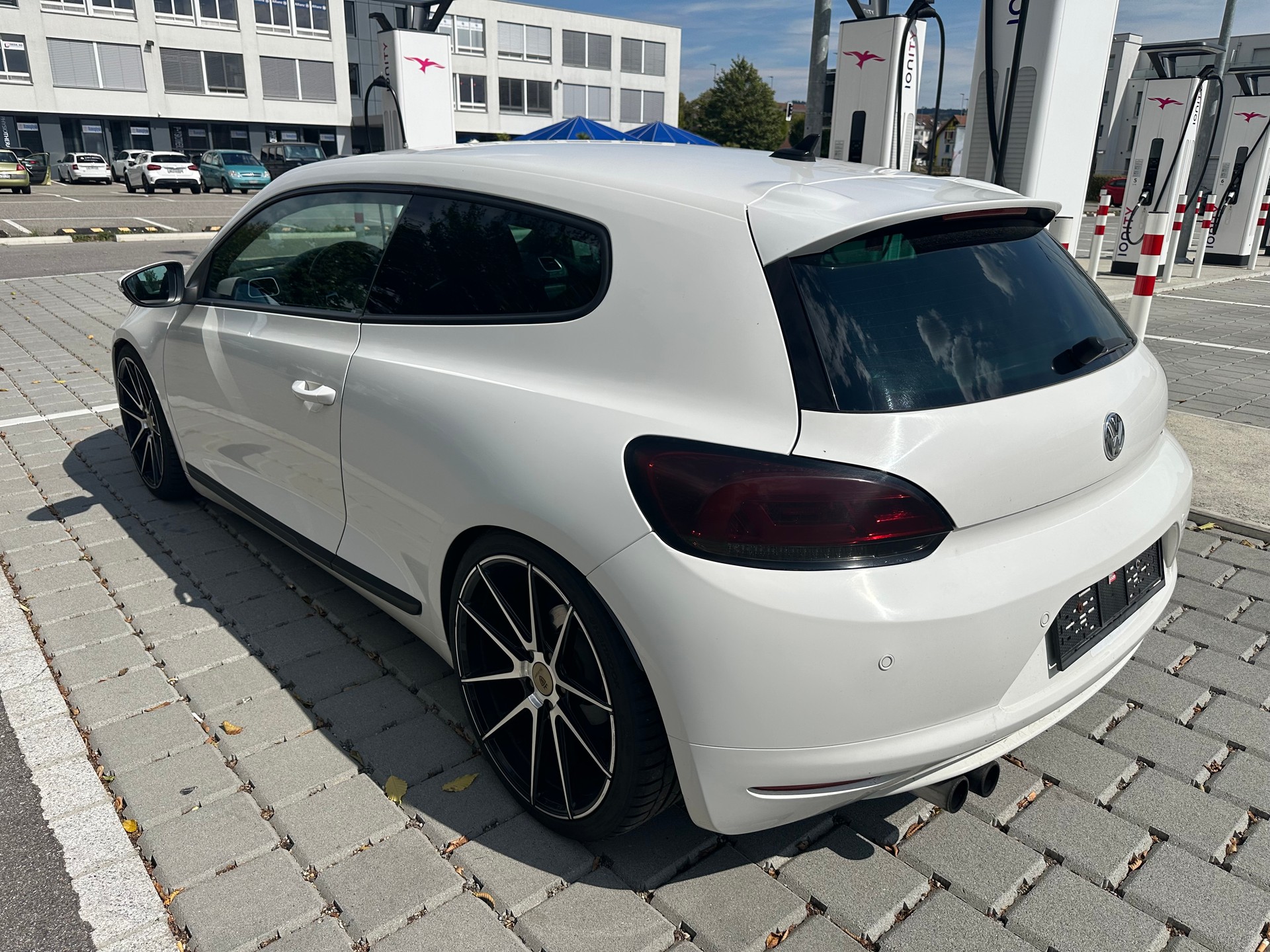 VW Scirocco 2.0 TSI-image-2