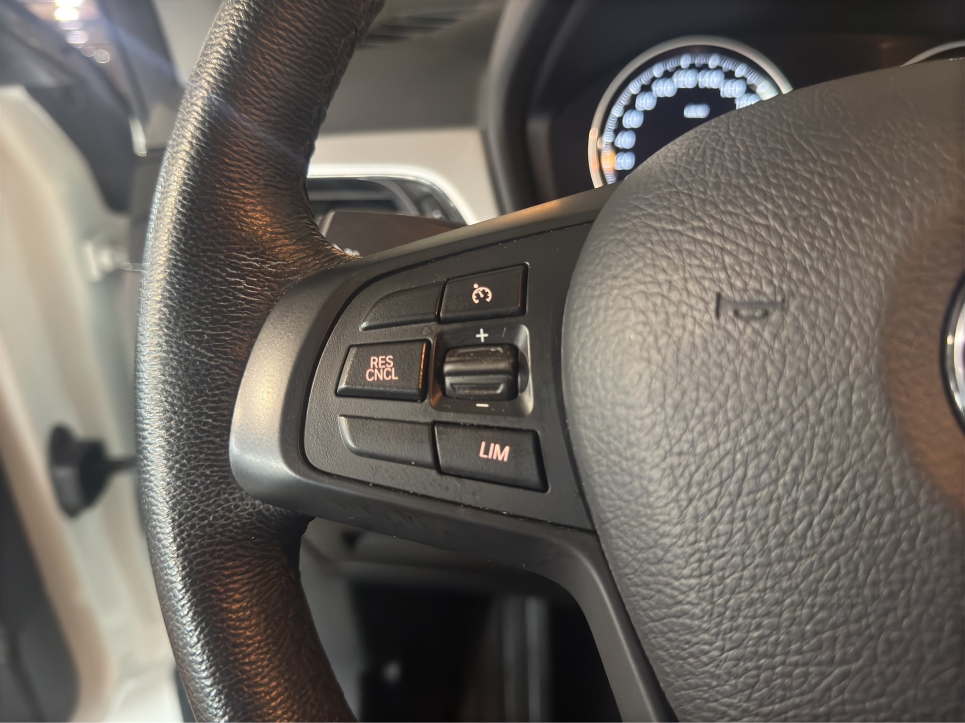 BMW X1 sDrive 18i Essential Edition Steptronic DSK-image-26