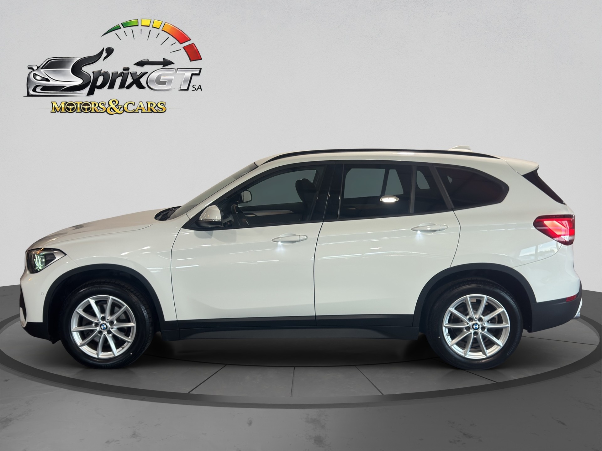 BMW X1 sDrive 18i Essential Edition Steptronic DSK-image-1