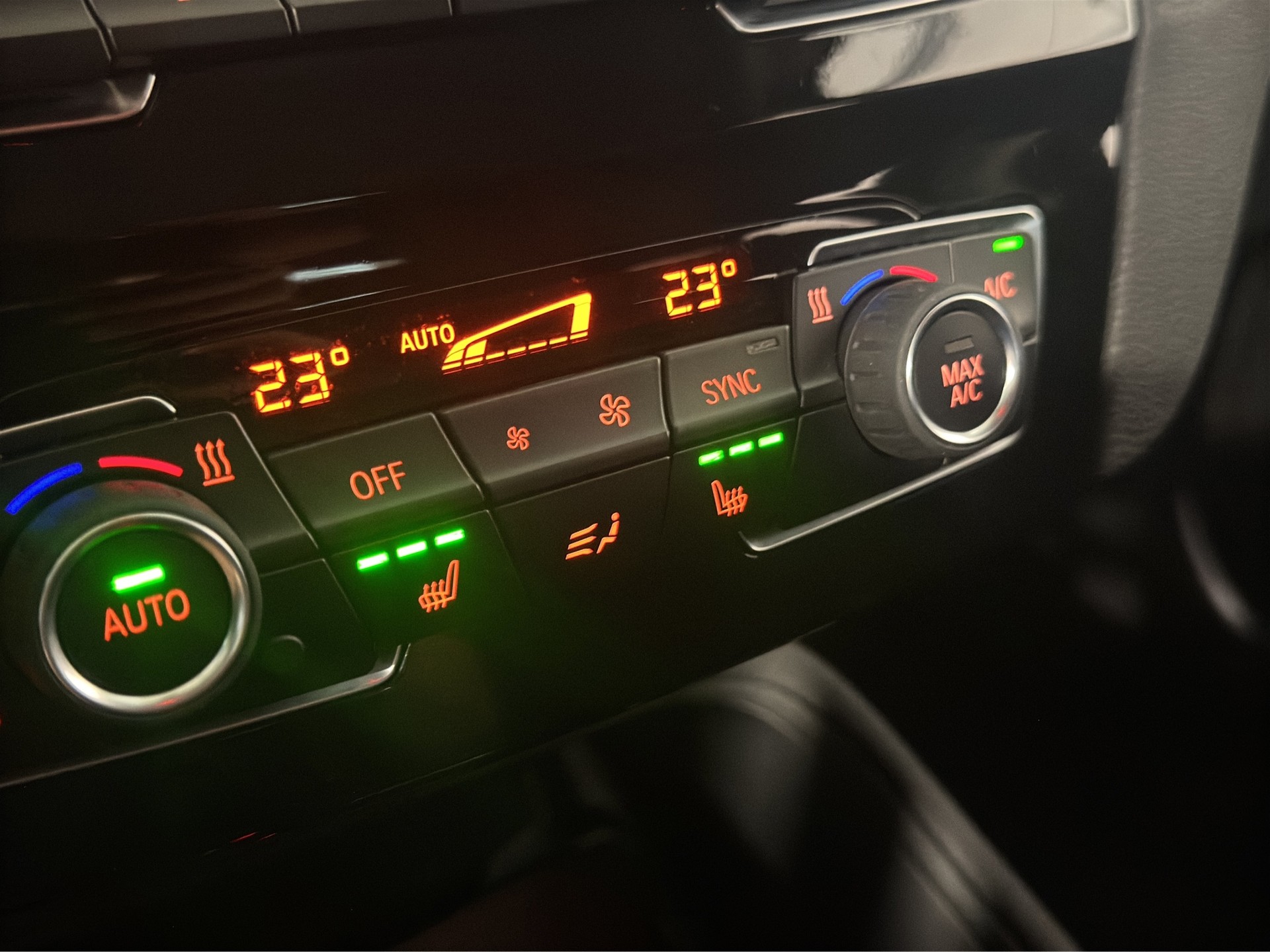 BMW X1 sDrive 18i Essential Edition Steptronic DSK-image-22
