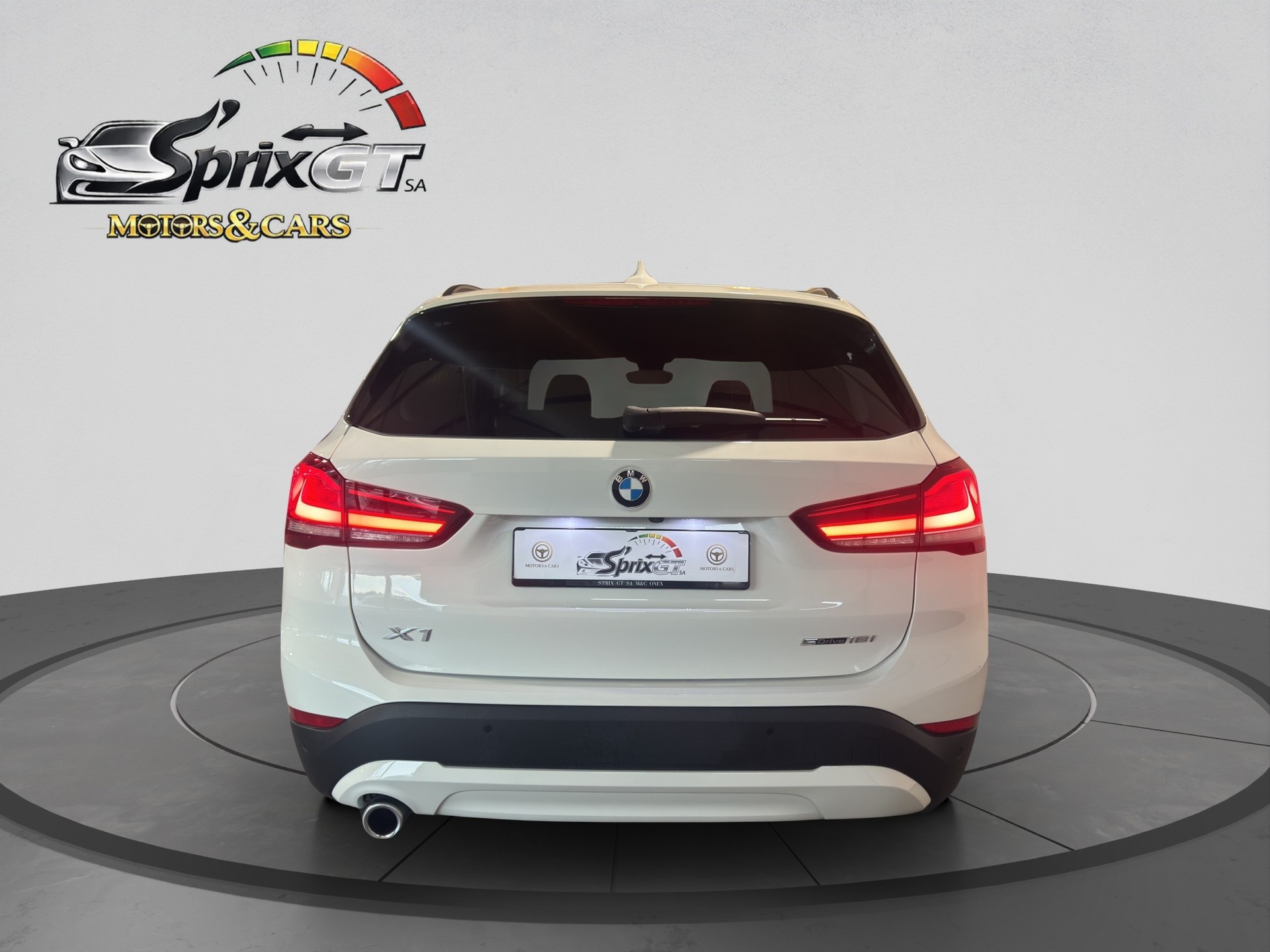BMW X1 sDrive 18i Essential Edition Steptronic DSK-image-3