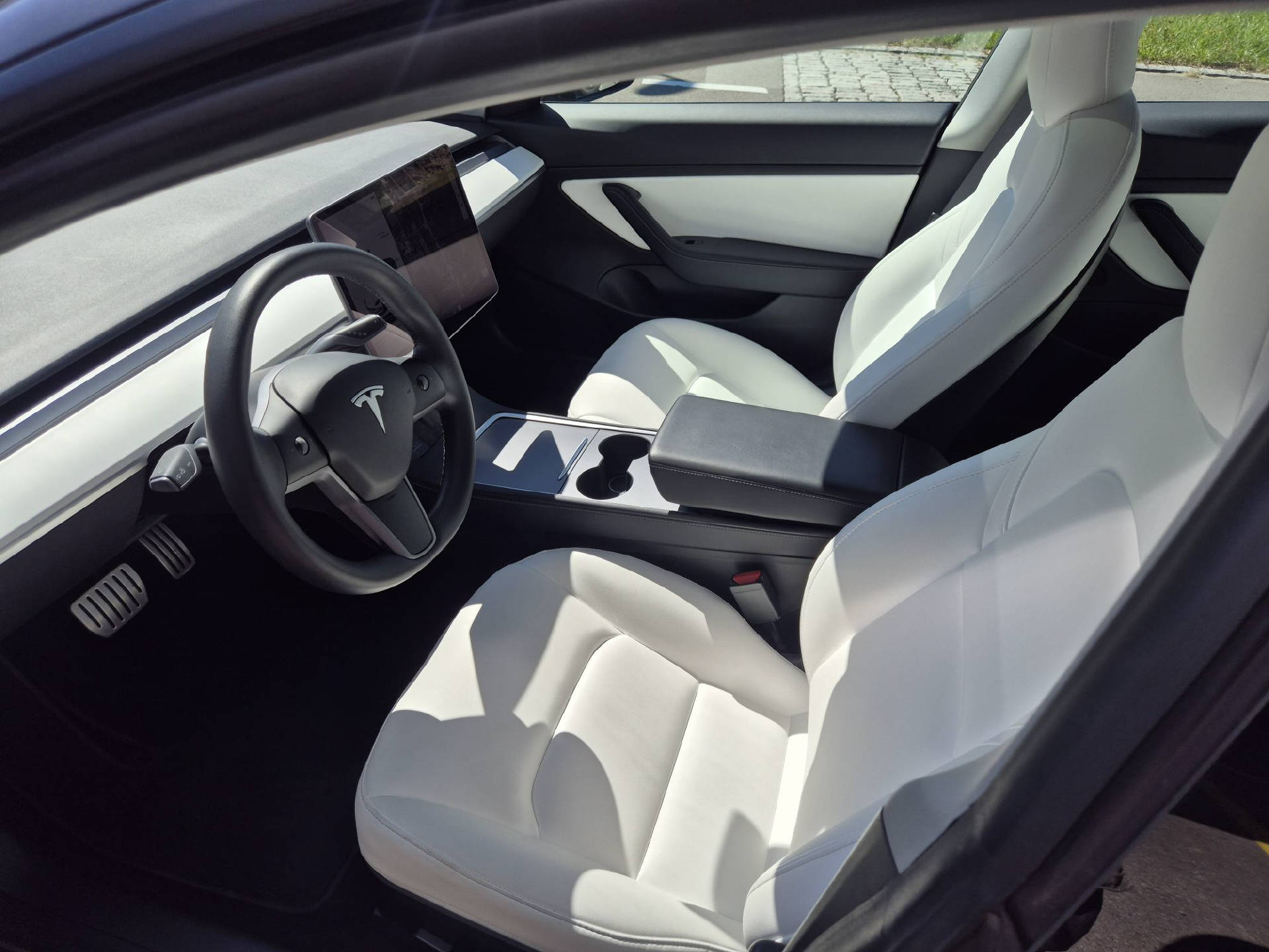 TESLA Model 3 Performance D 75 kWh 512 PS-image-9