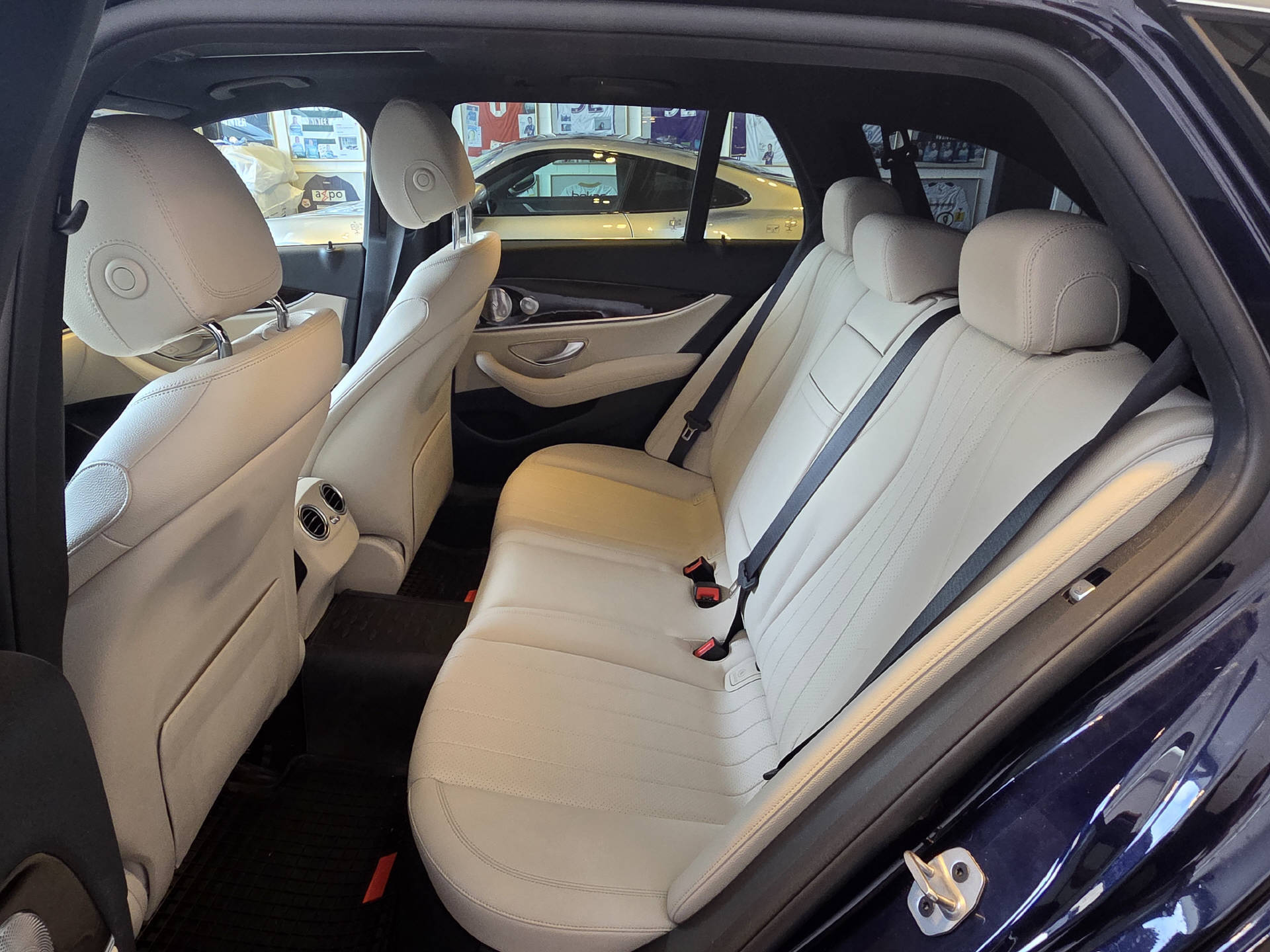 MERCEDES-BENZ E 450 Avantgarde 4matic Kombi-image-13