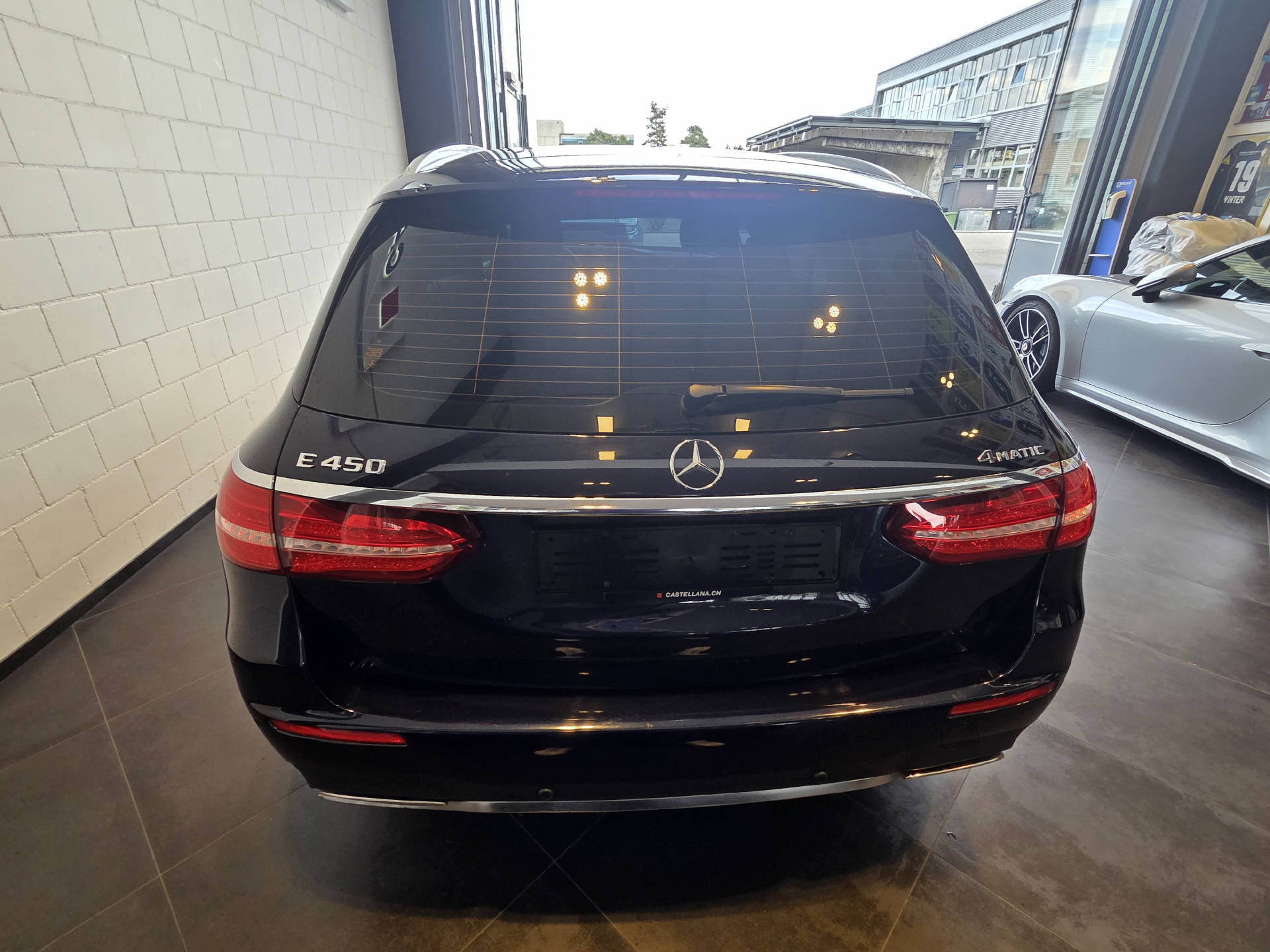 MERCEDES-BENZ E 450 Avantgarde 4matic Kombi-image-4