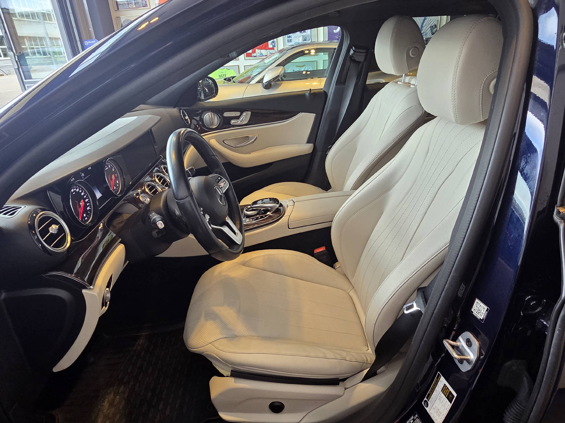 MERCEDES-BENZ E 450 Avantgarde 4matic Kombi-image-9