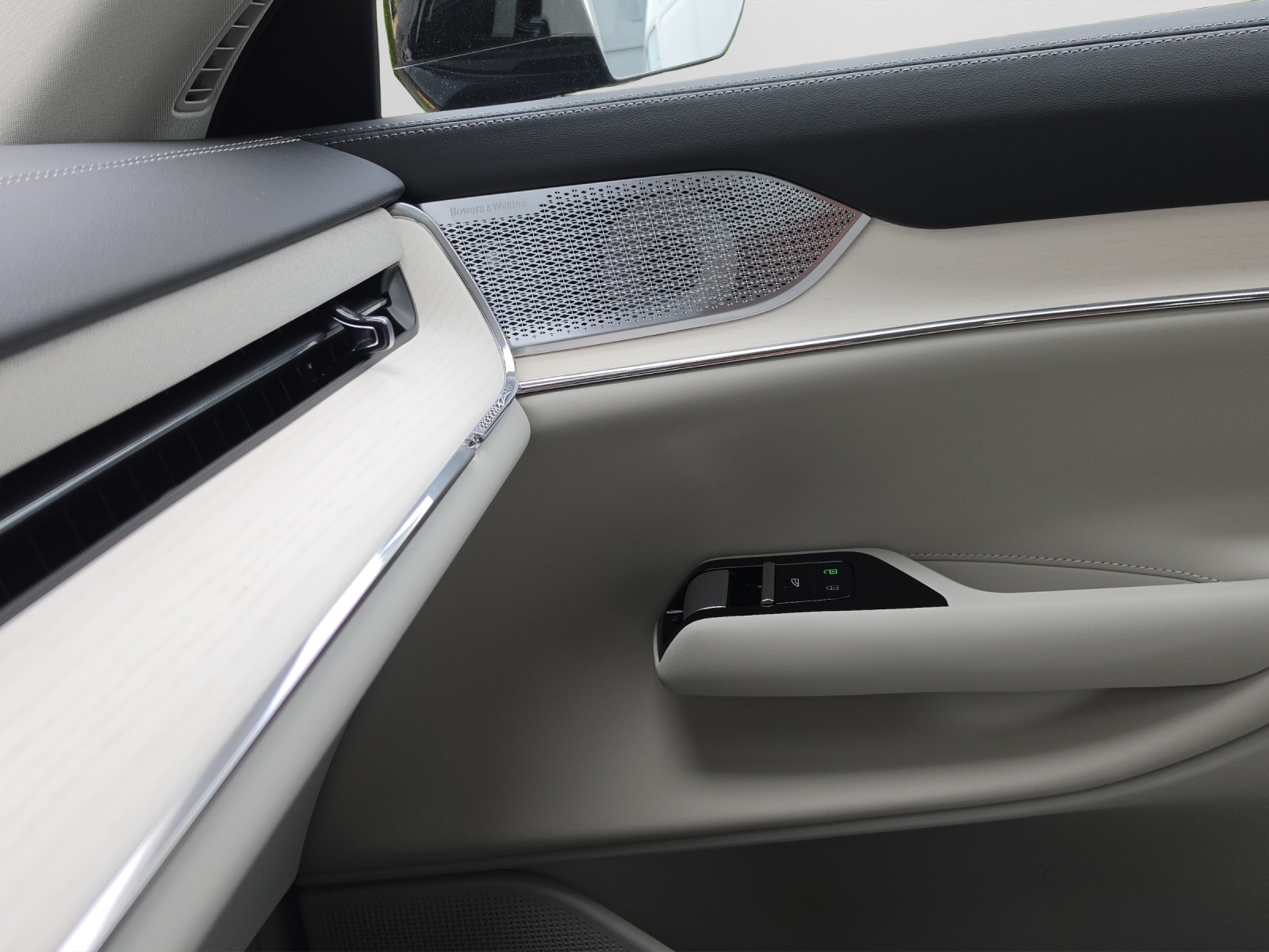 VOLVO EX90 Twin Performance Ultra AWD-image-13