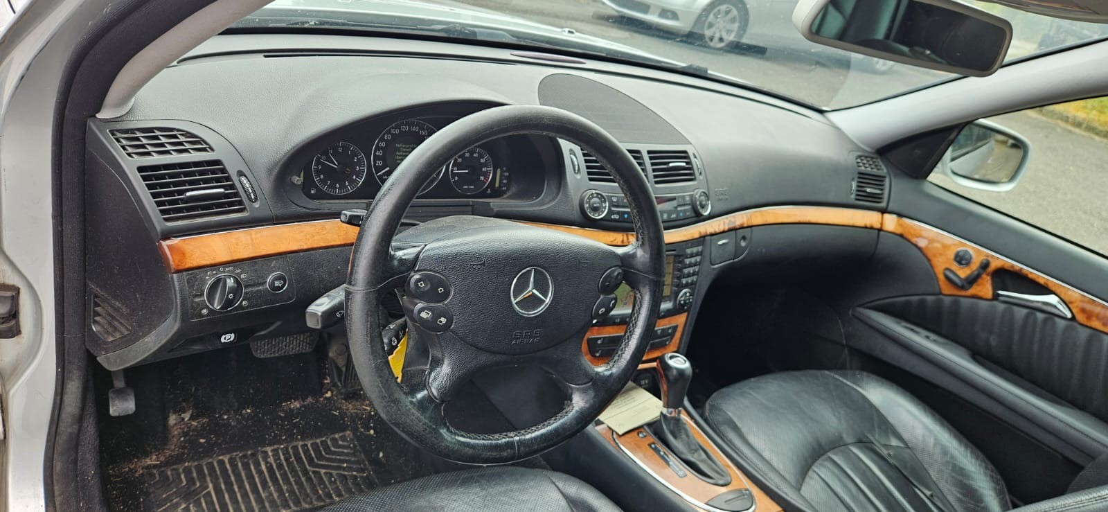 MERCEDES-BENZ E 350 Avantgarde 7G-Tronic-image-6