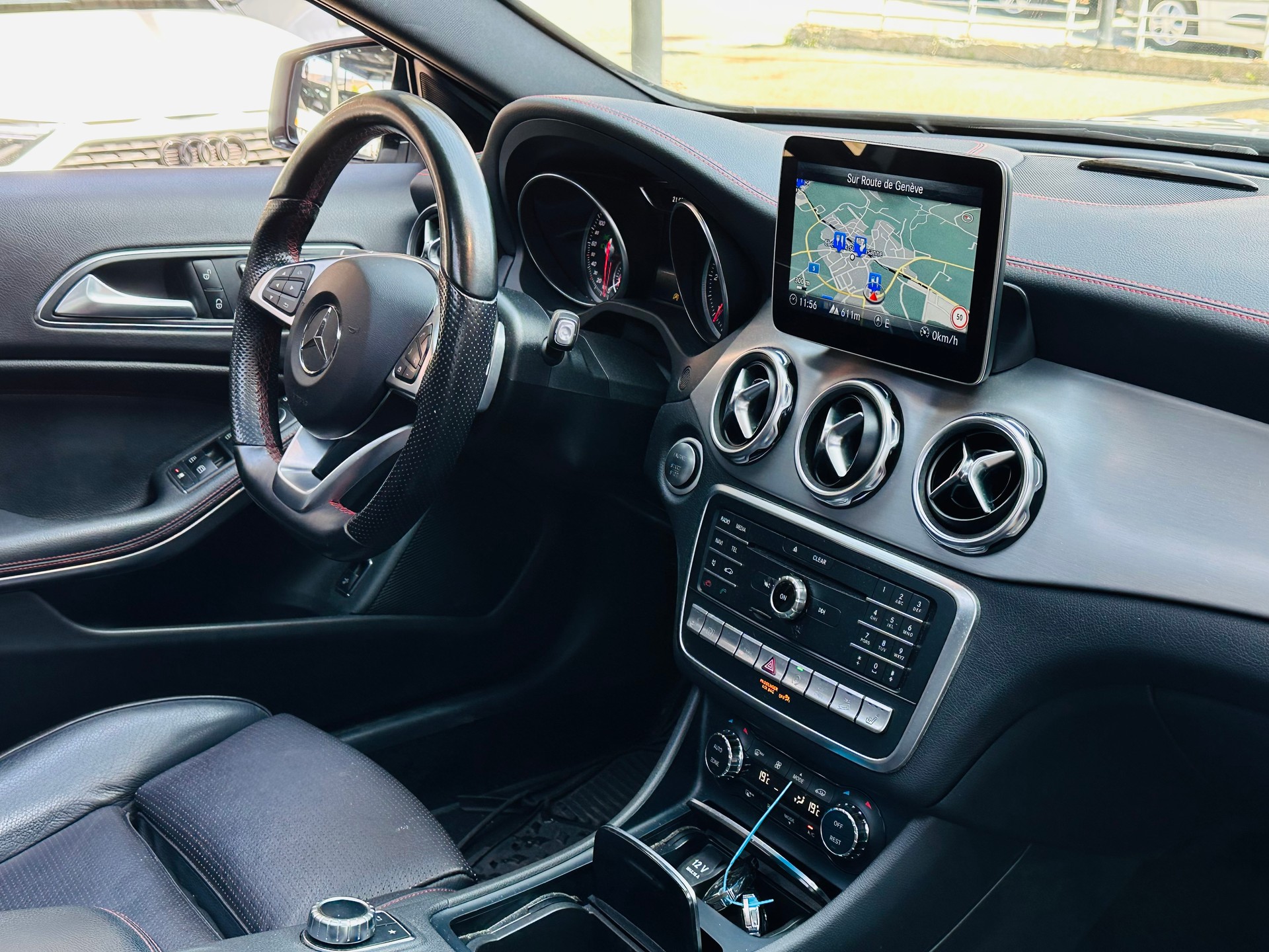 MERCEDES-BENZ GLA 200 CDI AMG Line 4Matic 7G-DCT-image-15