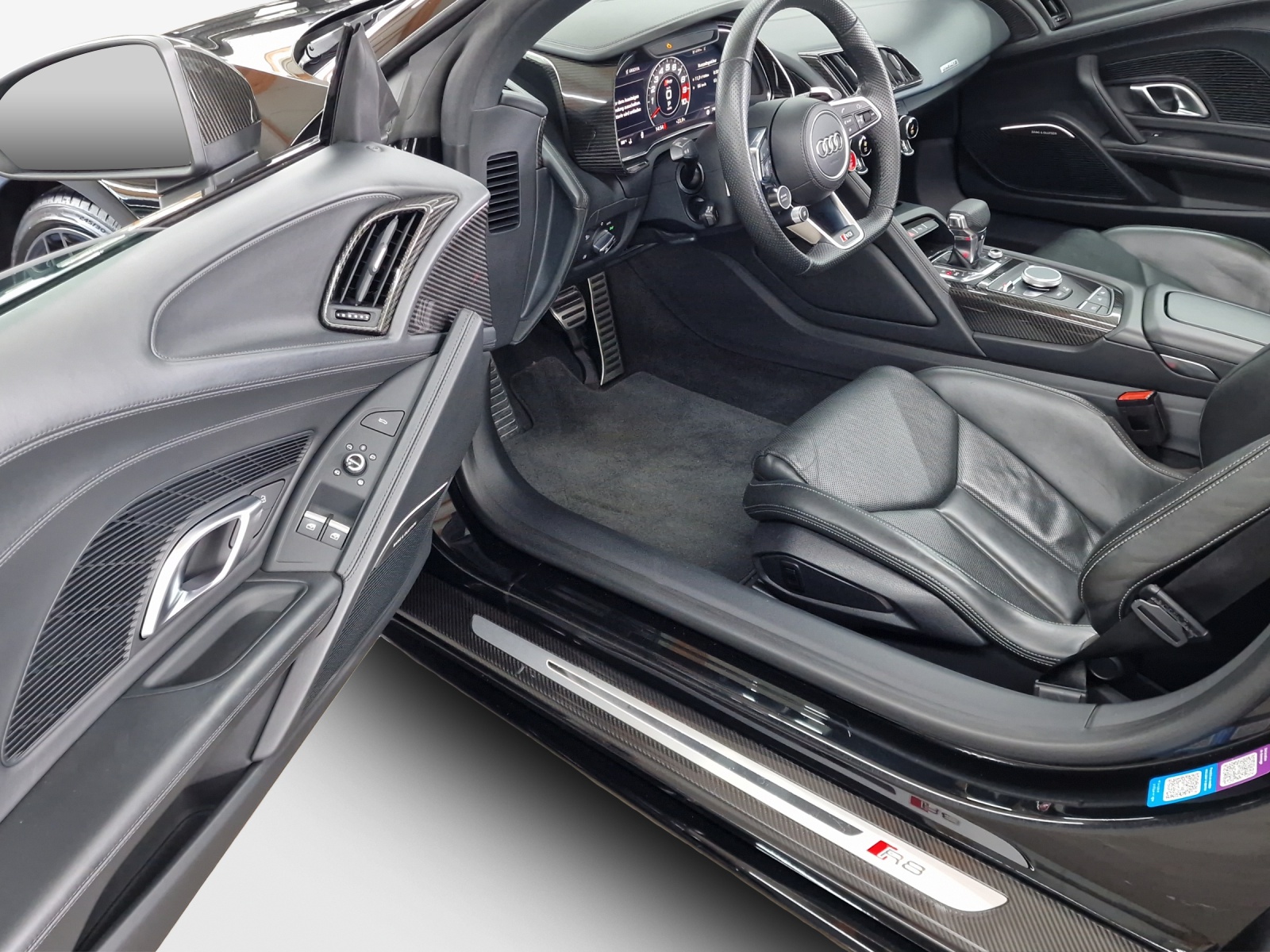 AUDI R8 Spyder performance S-Tronic-image-23