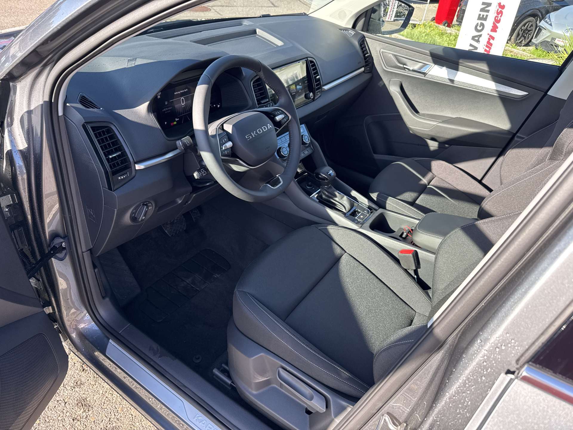 SKODA Karoq 1.5 TSi Selection DSG-Automat-image-5