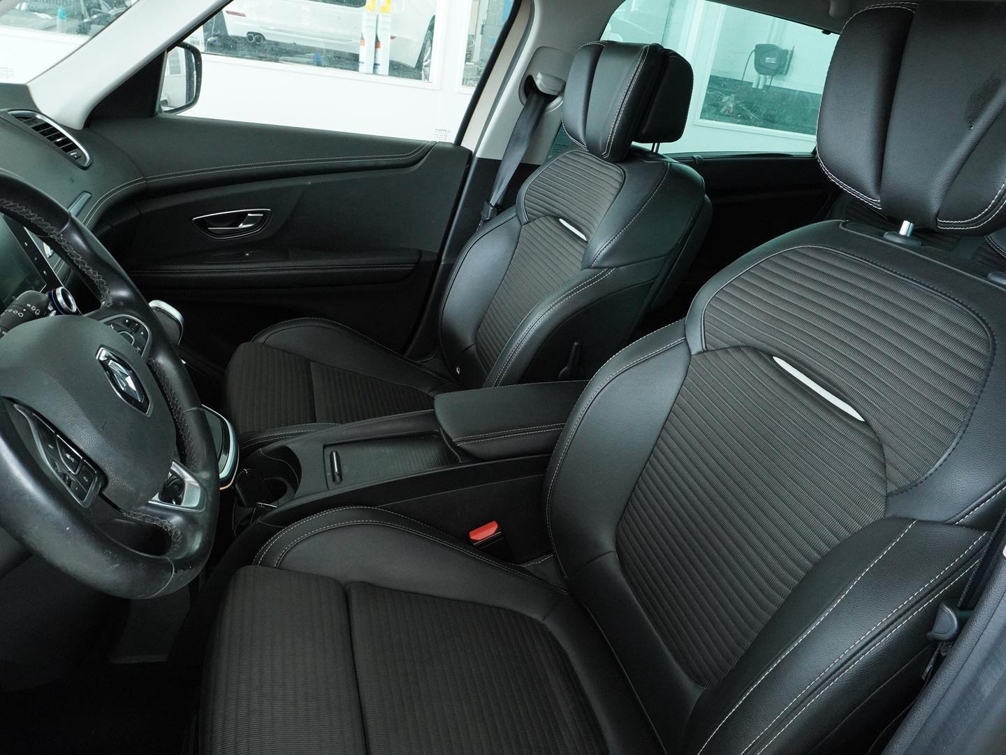 RENAULT Scénic 1.6 dCi Bose EDC-image-3