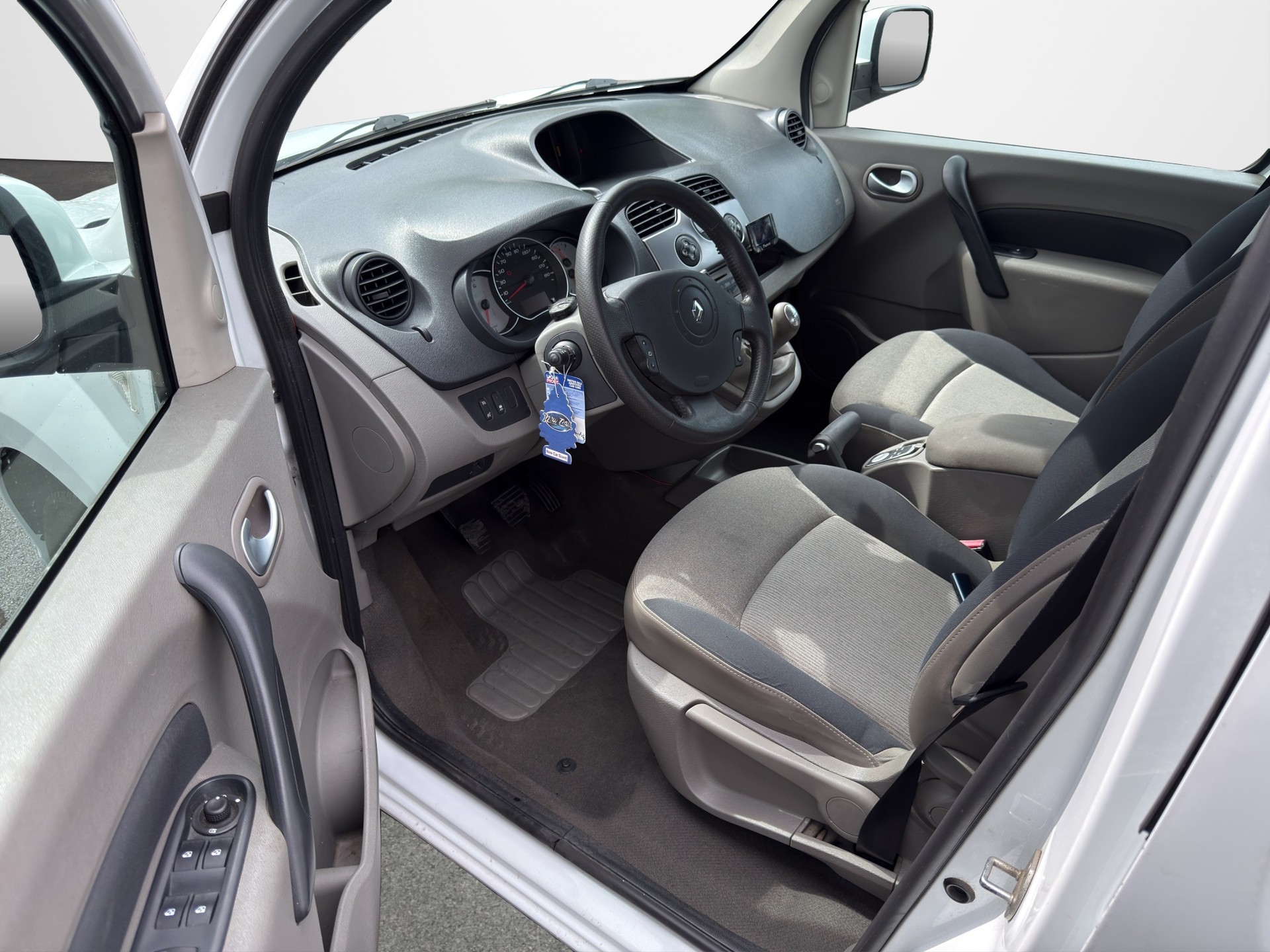 RENAULT Kangoo 1.6 16V Expression-image-10