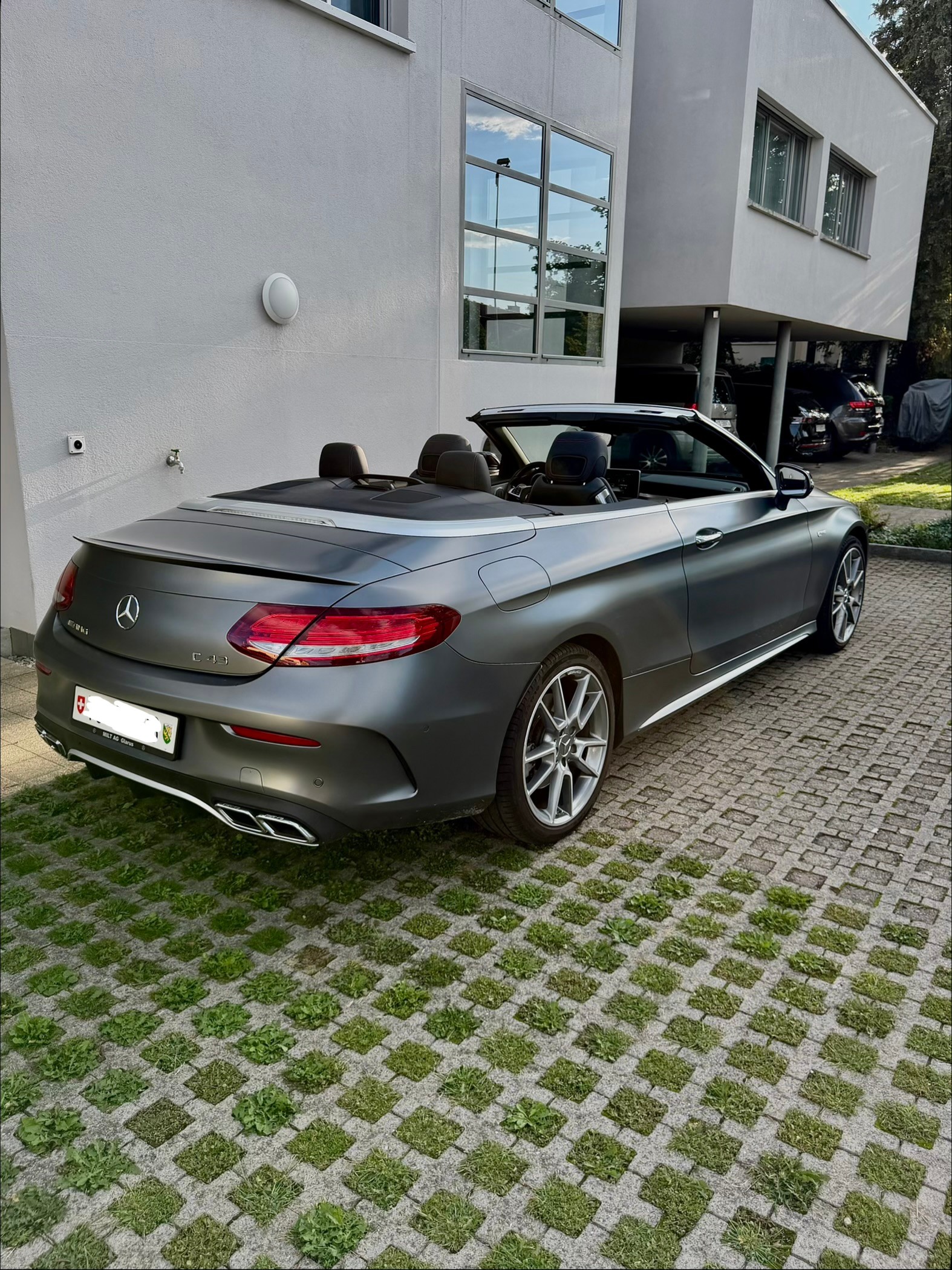 MERCEDES-BENZ C 43 AMG 4matic-image-3