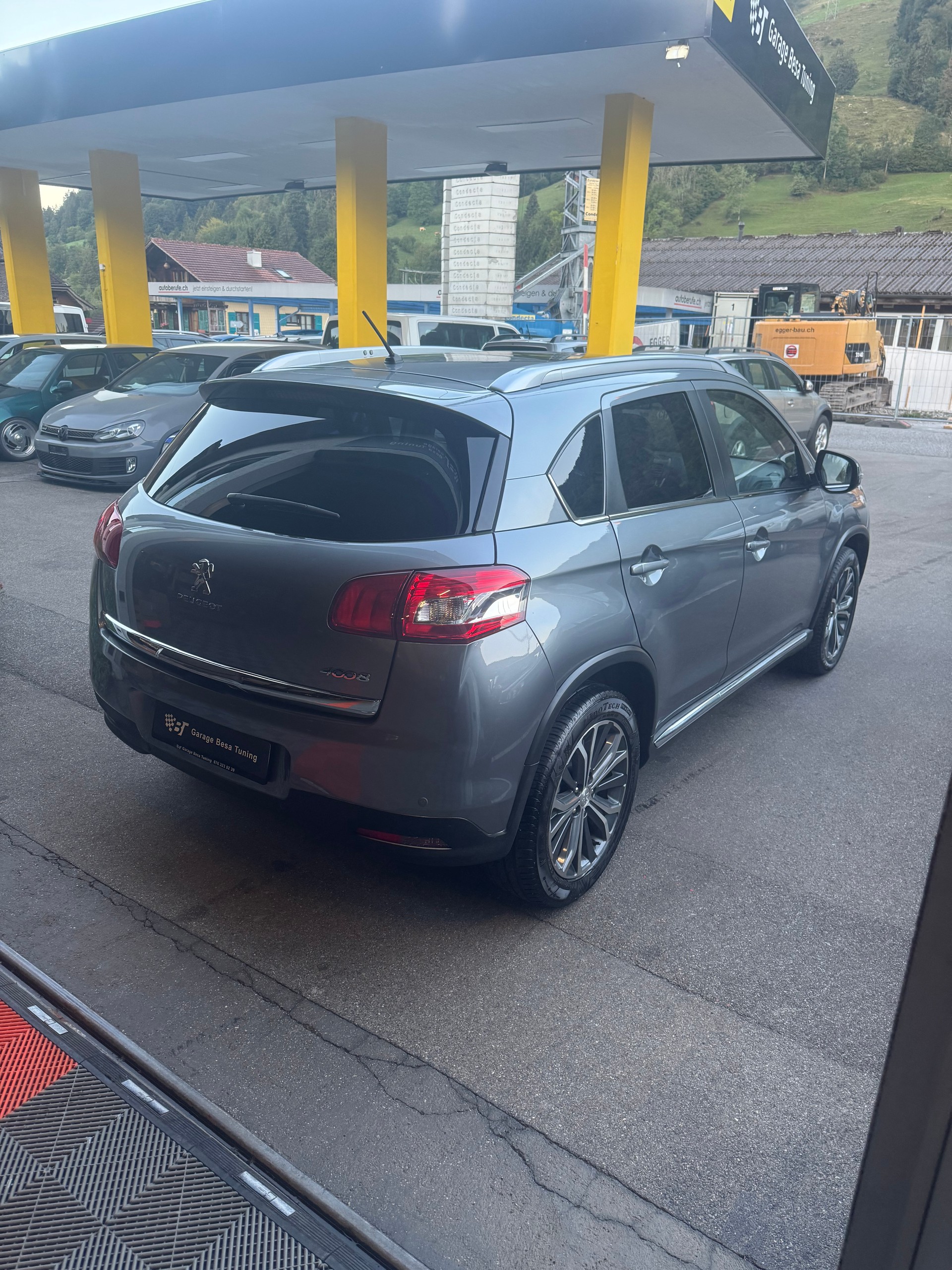 PEUGEOT 4008 1.8 HDi Allure 4WD-showroom-element-1