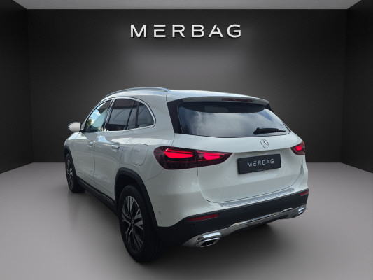 MERCEDES-BENZ GLA 250 4Matic Swiss Star-image-3