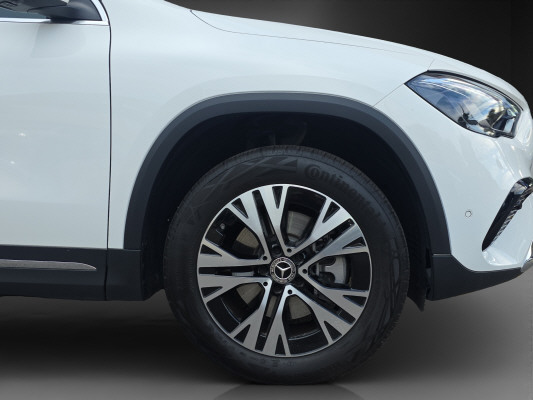 MERCEDES-BENZ GLA 250 4Matic Swiss Star-image-5
