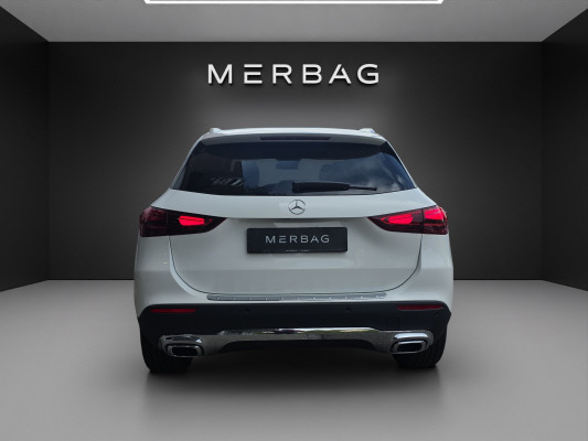 MERCEDES-BENZ GLA 250 4Matic Swiss Star-image-4