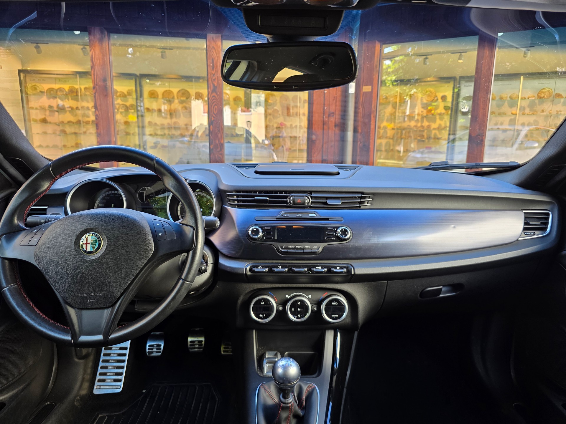 ALFA ROMEO Giulietta 1750 TBi Quadrifoglio Verde-image-11