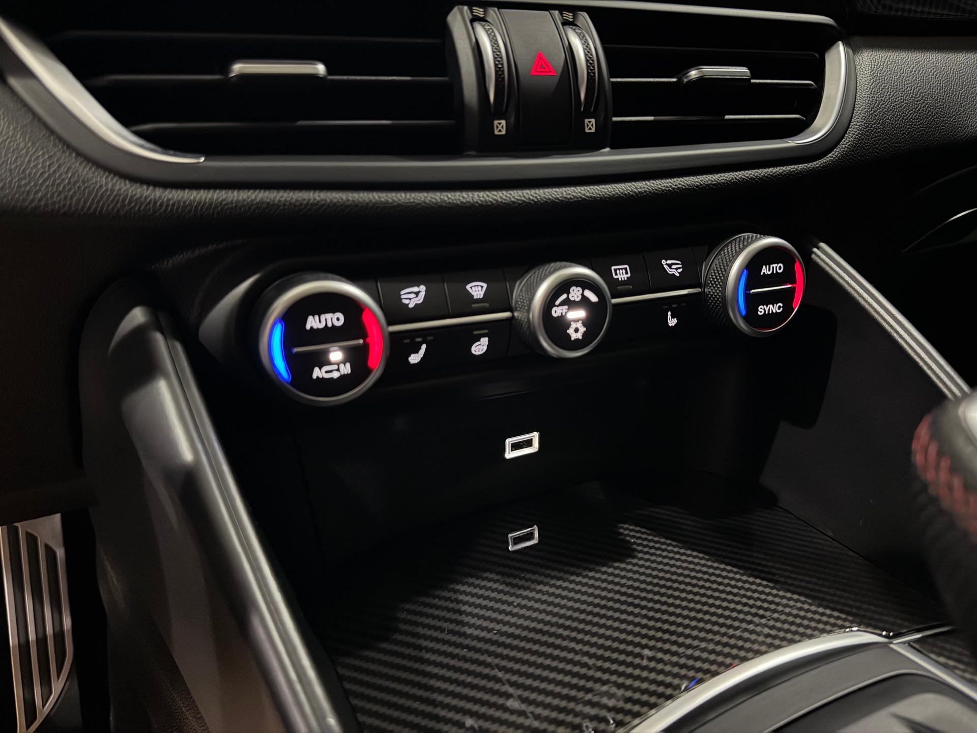ALFA ROMEO Giulia 2.0 Veloce Q4 Automatic | CH |-image-21