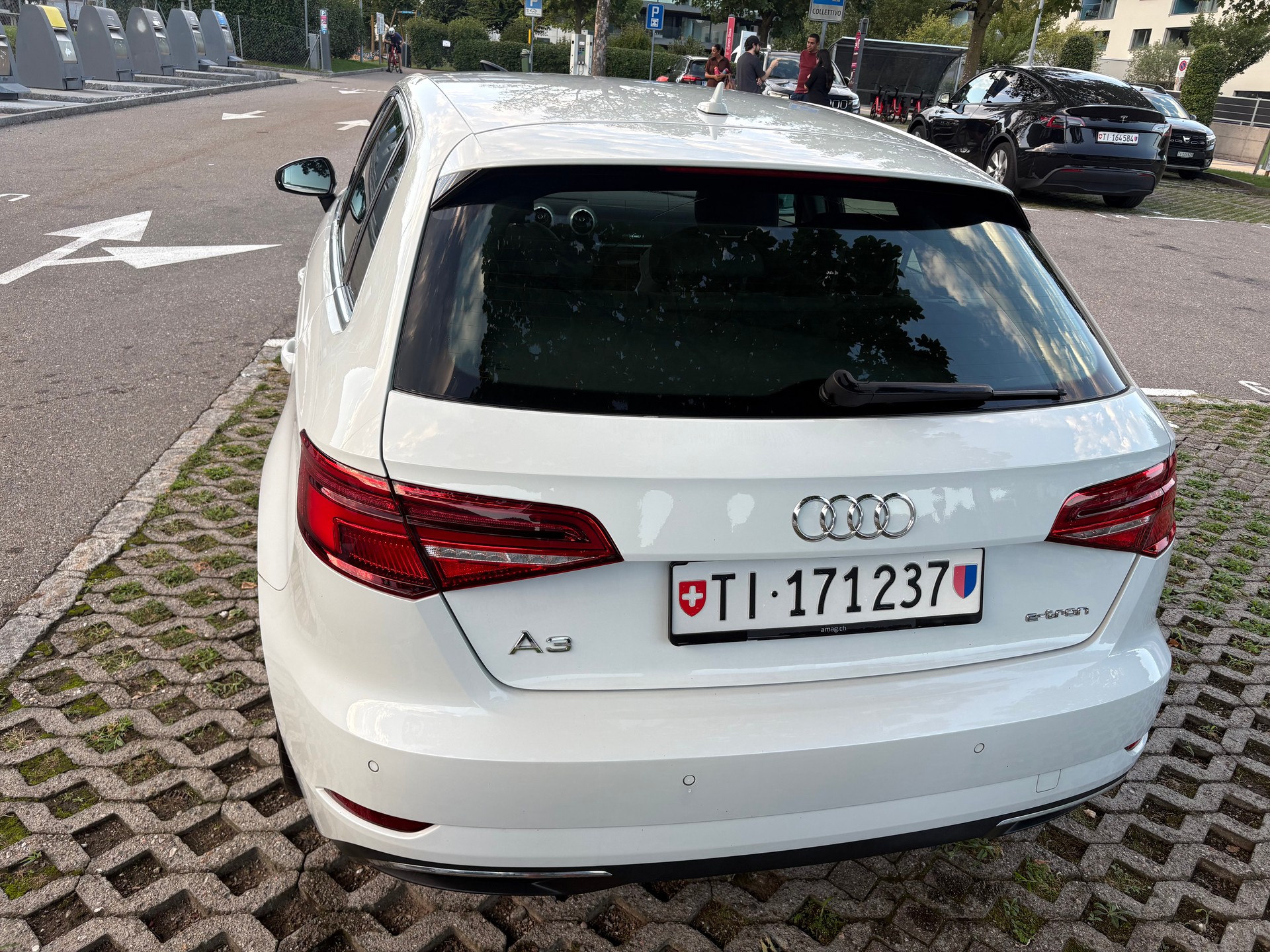 AUDI 1.4 T FSI e-tron Sport S-Tr.-image-5
